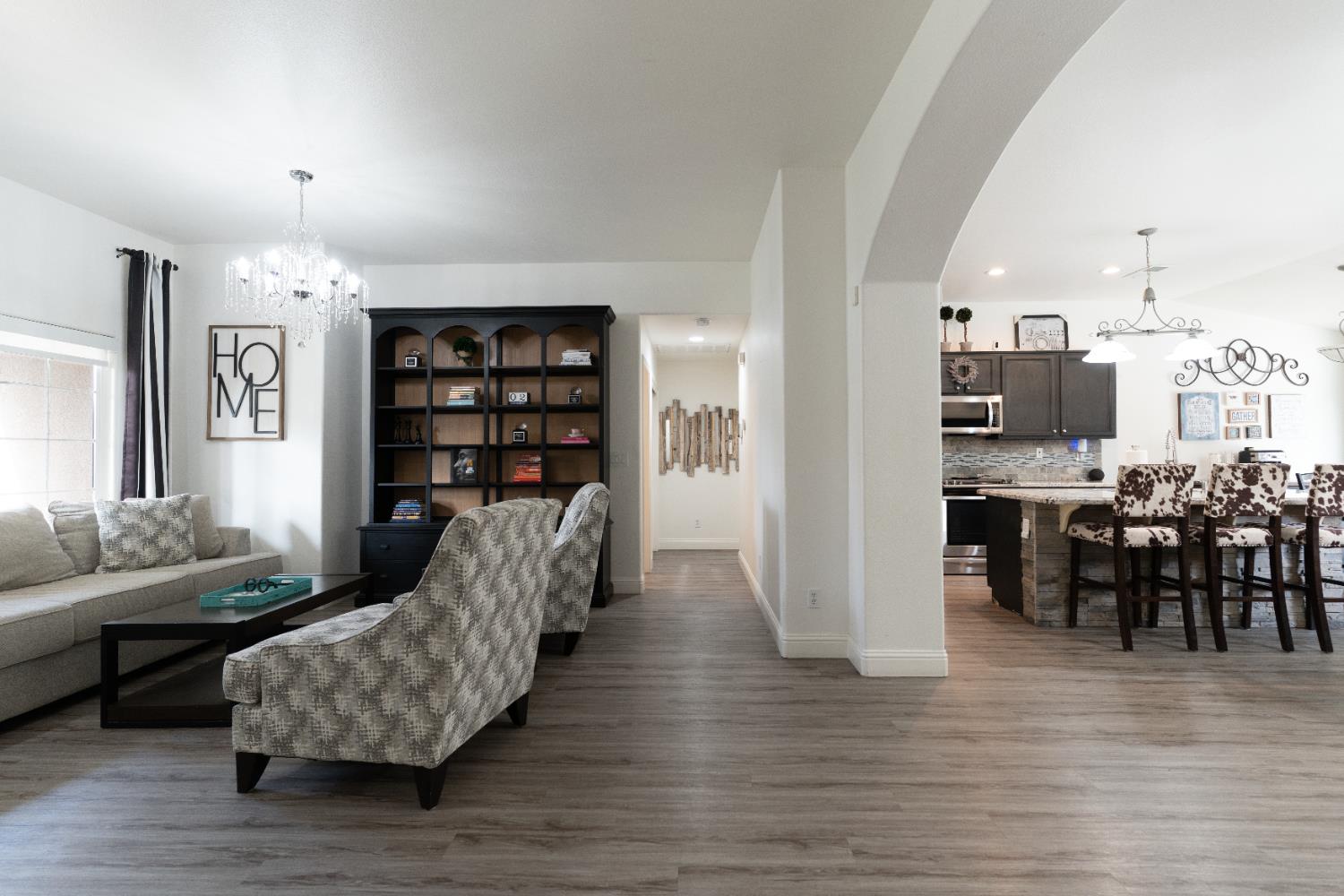 2449 Megan Ave, Clovis, CA 93611