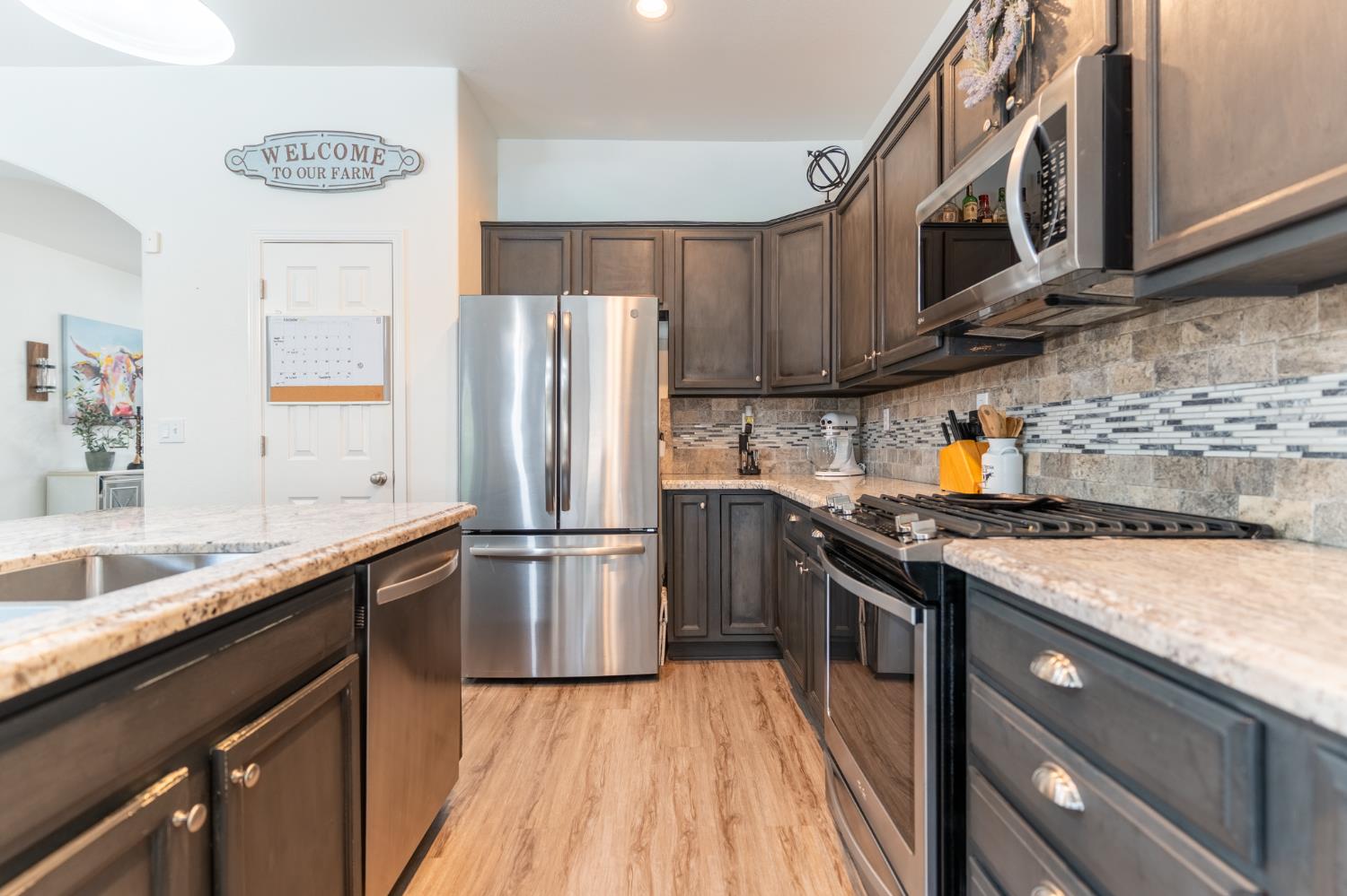 2449 Megan Ave, Clovis, CA 93611