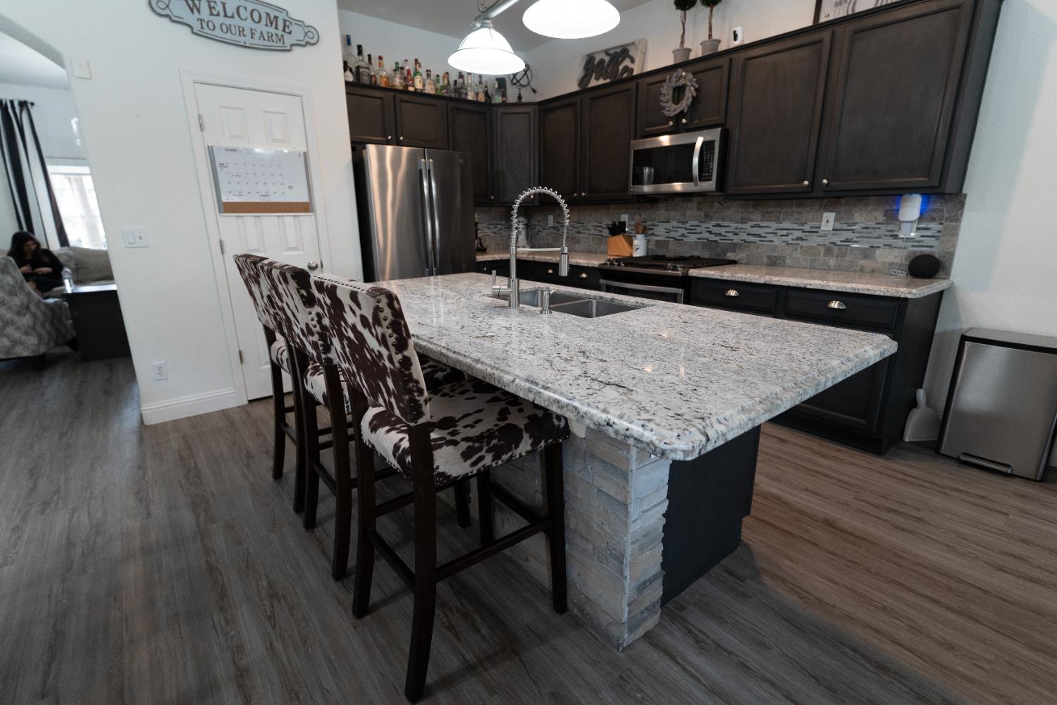 2449 Megan Ave, Clovis, CA 93611