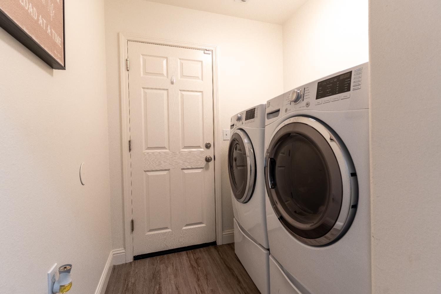 2449 Megan Ave, Clovis, CA 93611