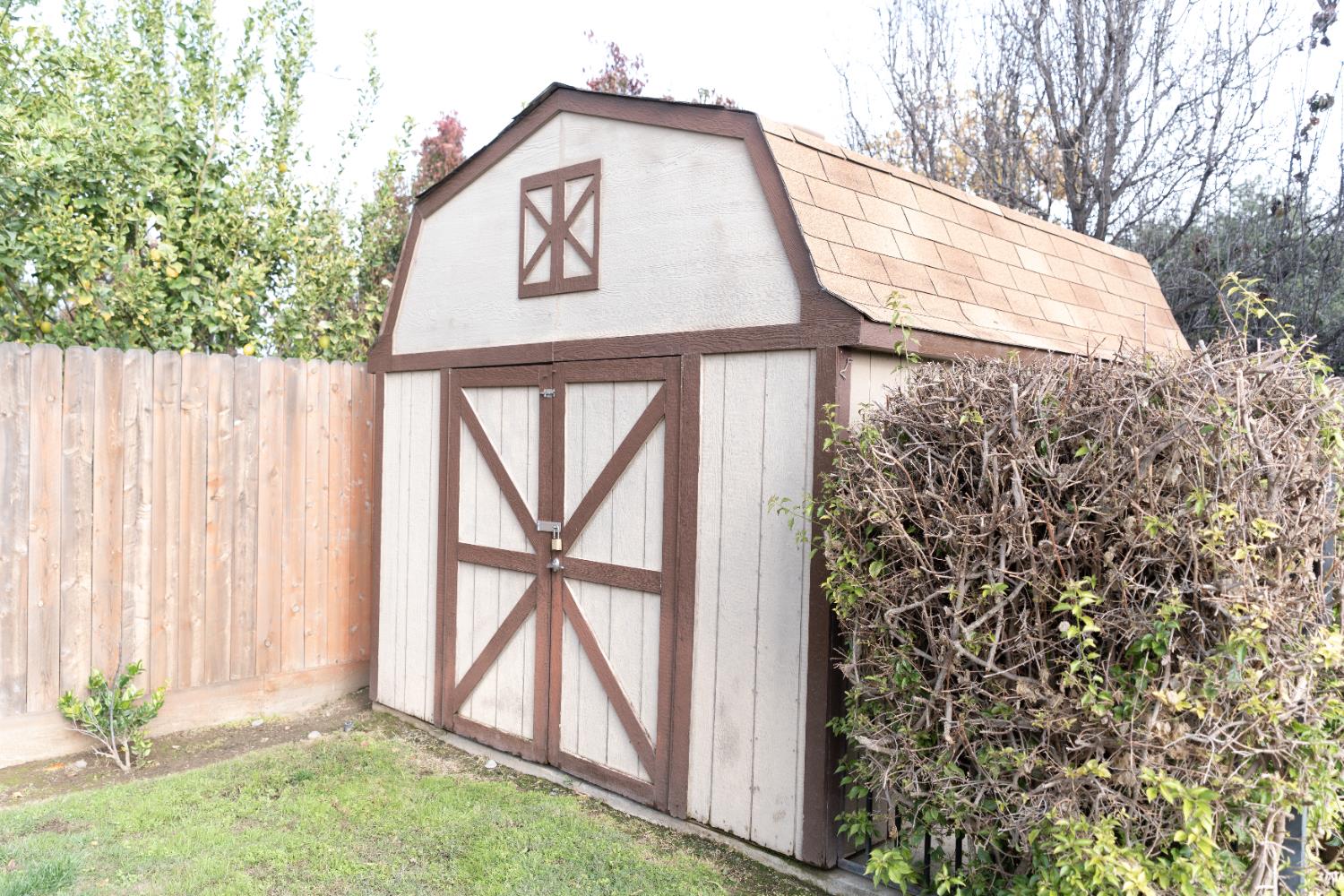 2449 Megan Ave, Clovis, CA 93611