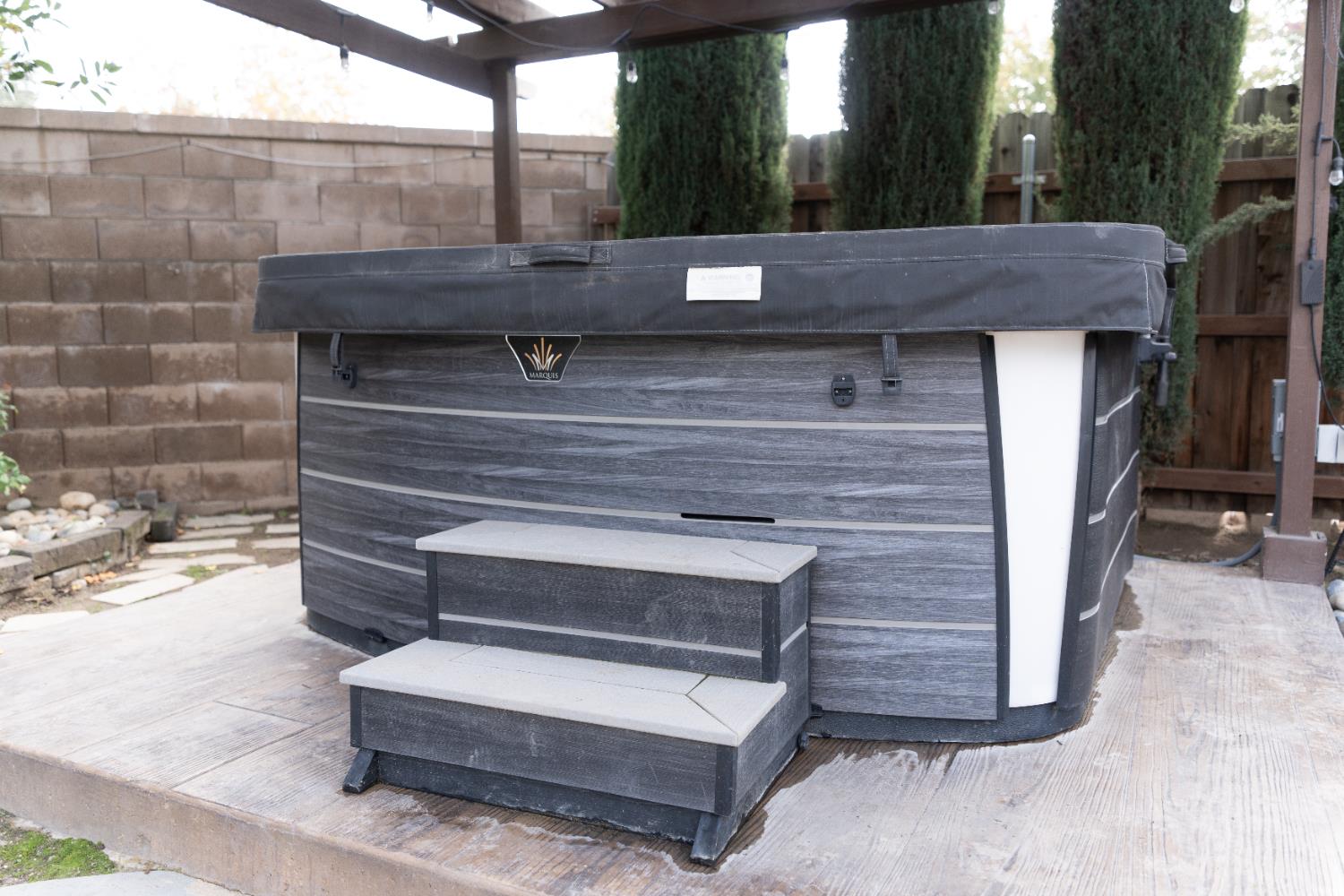 2449 Megan Ave, Clovis, CA 93611