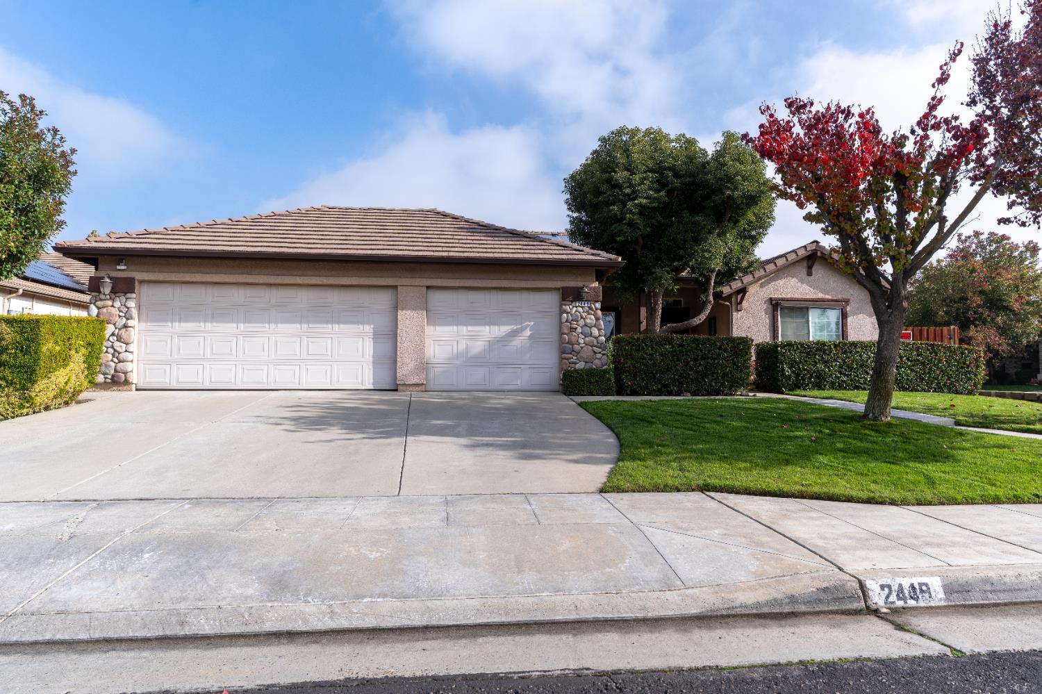 2449 Megan Ave, Clovis, CA 93611