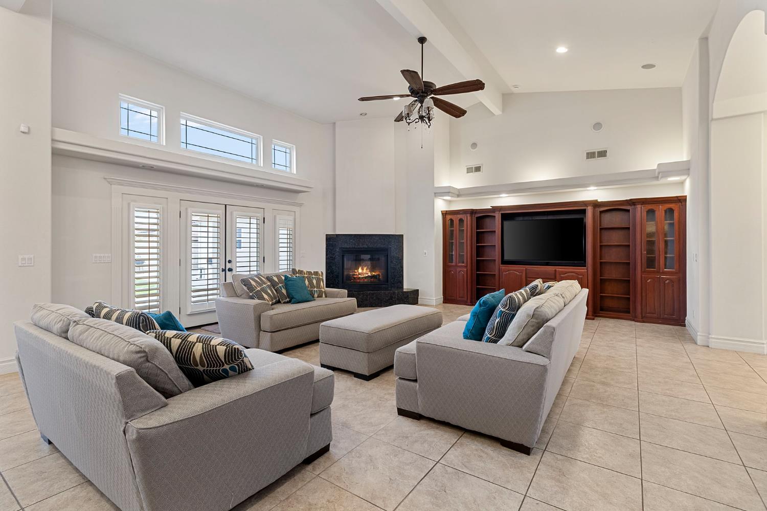 3255 Hollow Ave, Madera, CA 93637