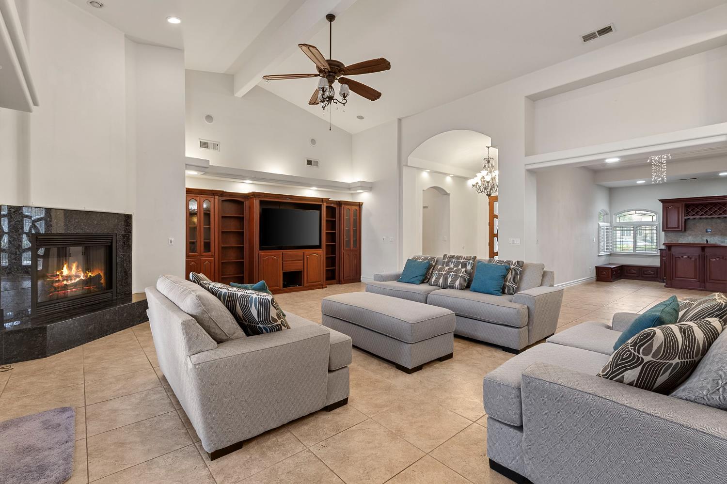 3255 Hollow Ave, Madera, CA 93637