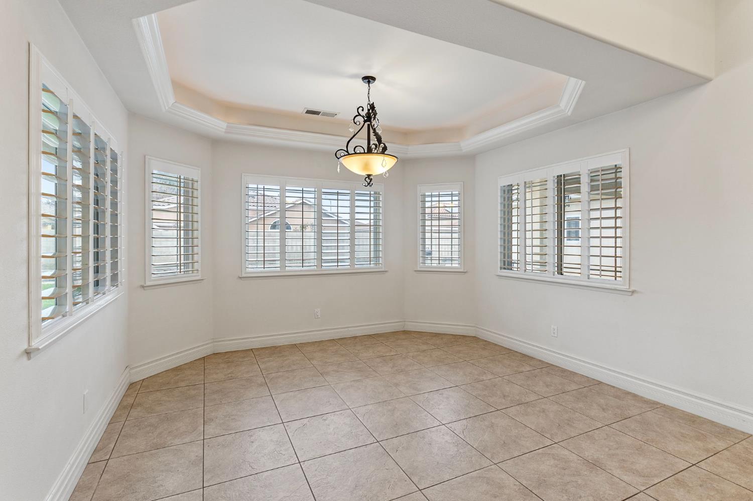 3255 Hollow Ave, Madera, CA 93637