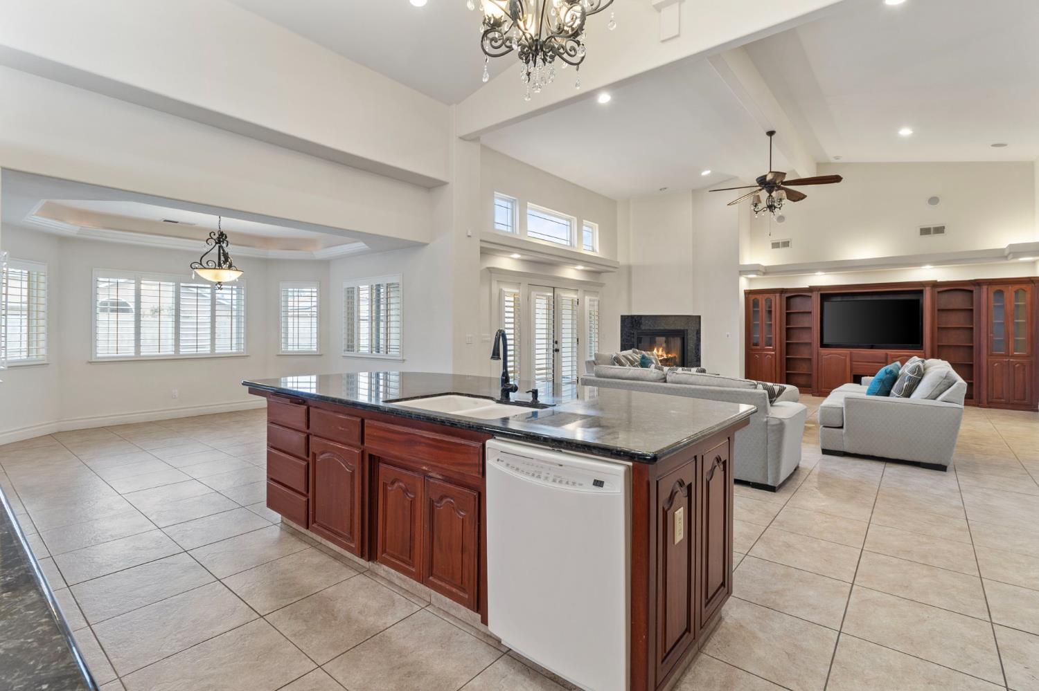 3255 Hollow Ave, Madera, CA 93637