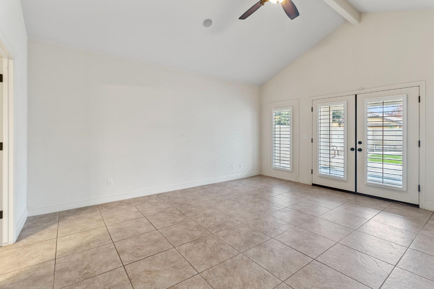 3255 Hollow Ave, Madera, CA 93637