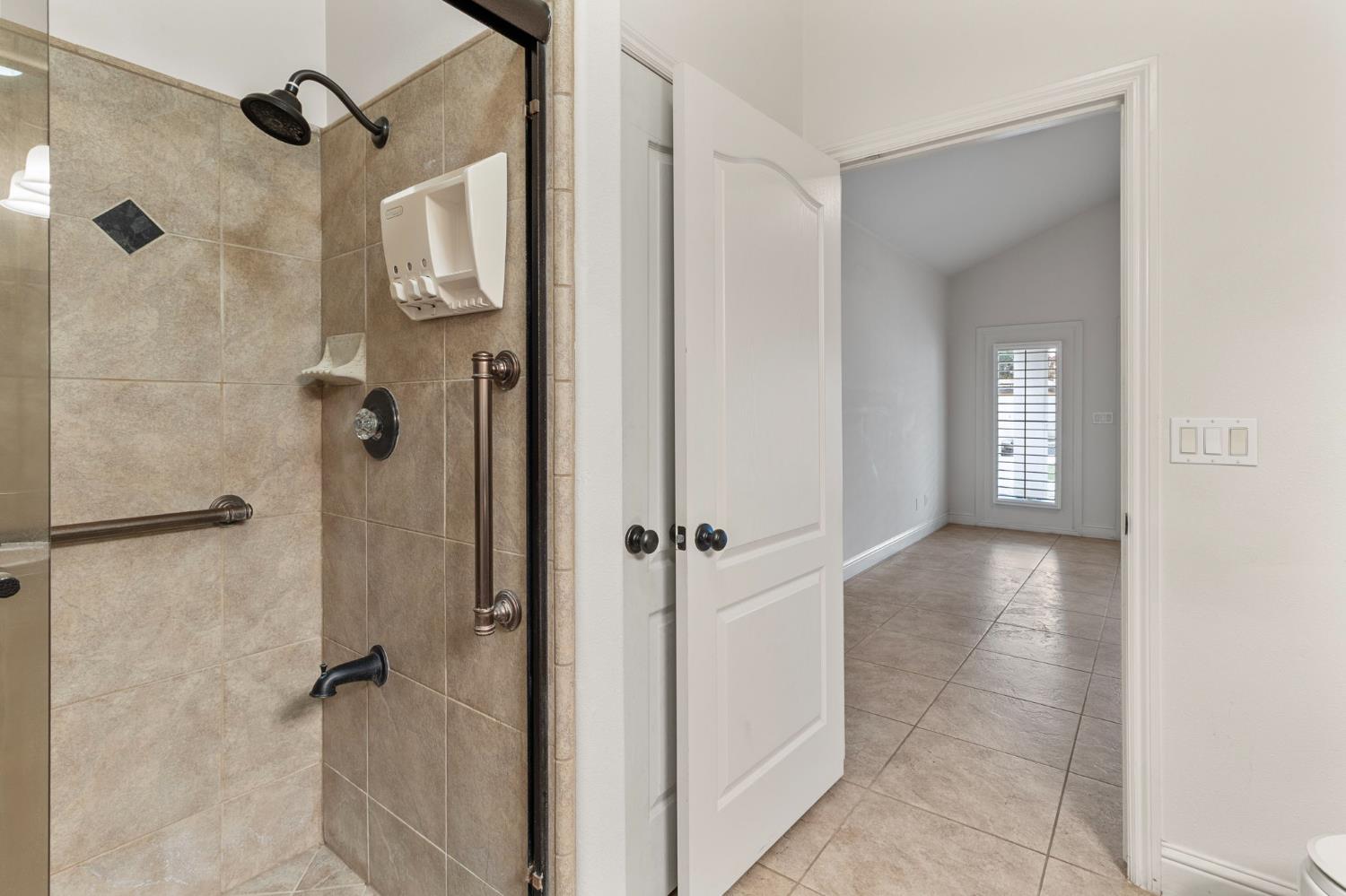 3255 Hollow Ave, Madera, CA 93637