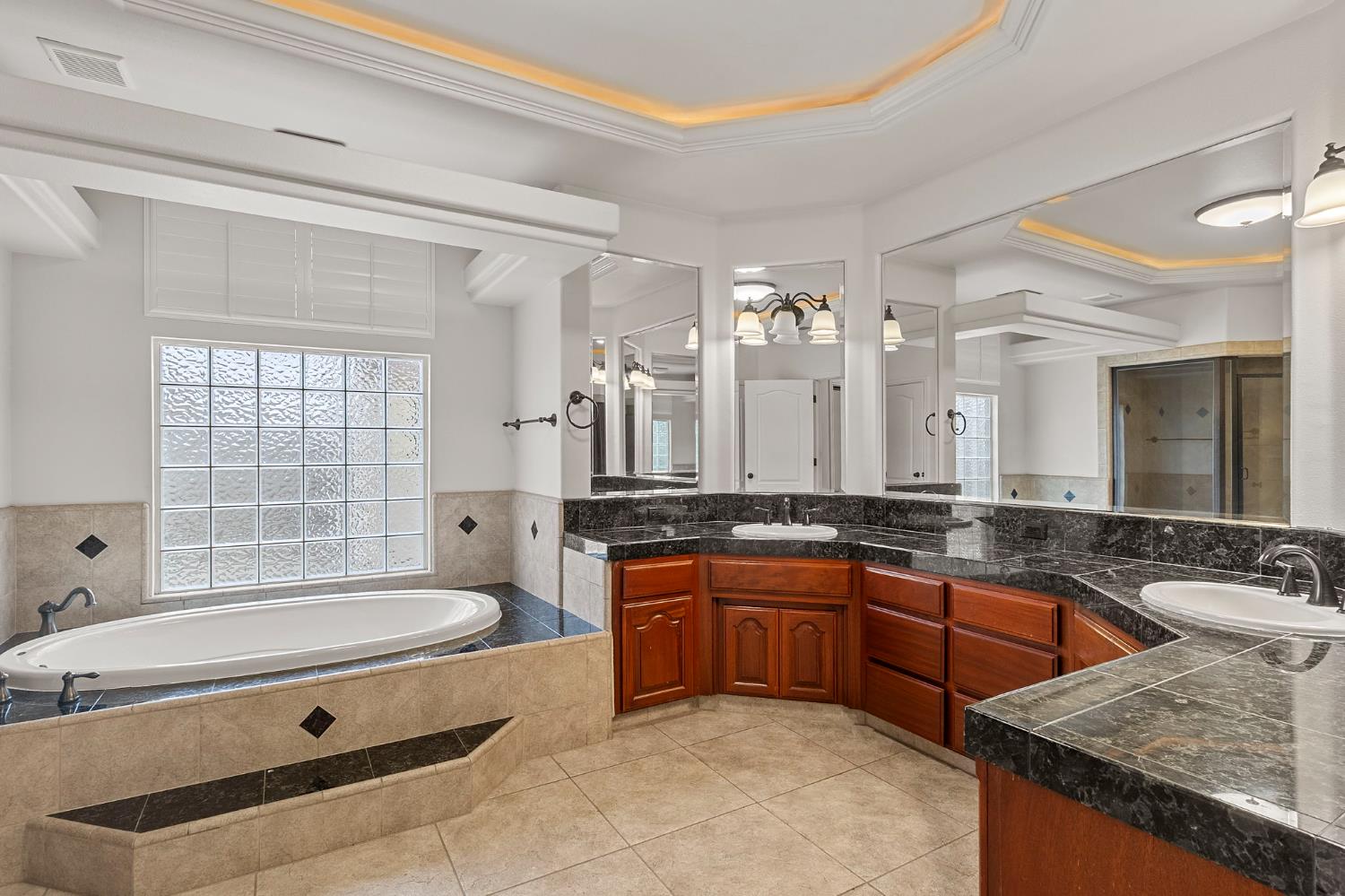 3255 Hollow Ave, Madera, CA 93637