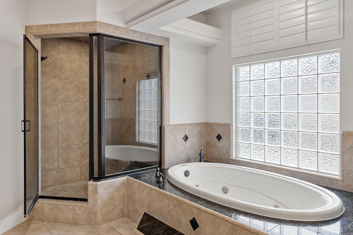 3255 Hollow Ave, Madera, CA 93637