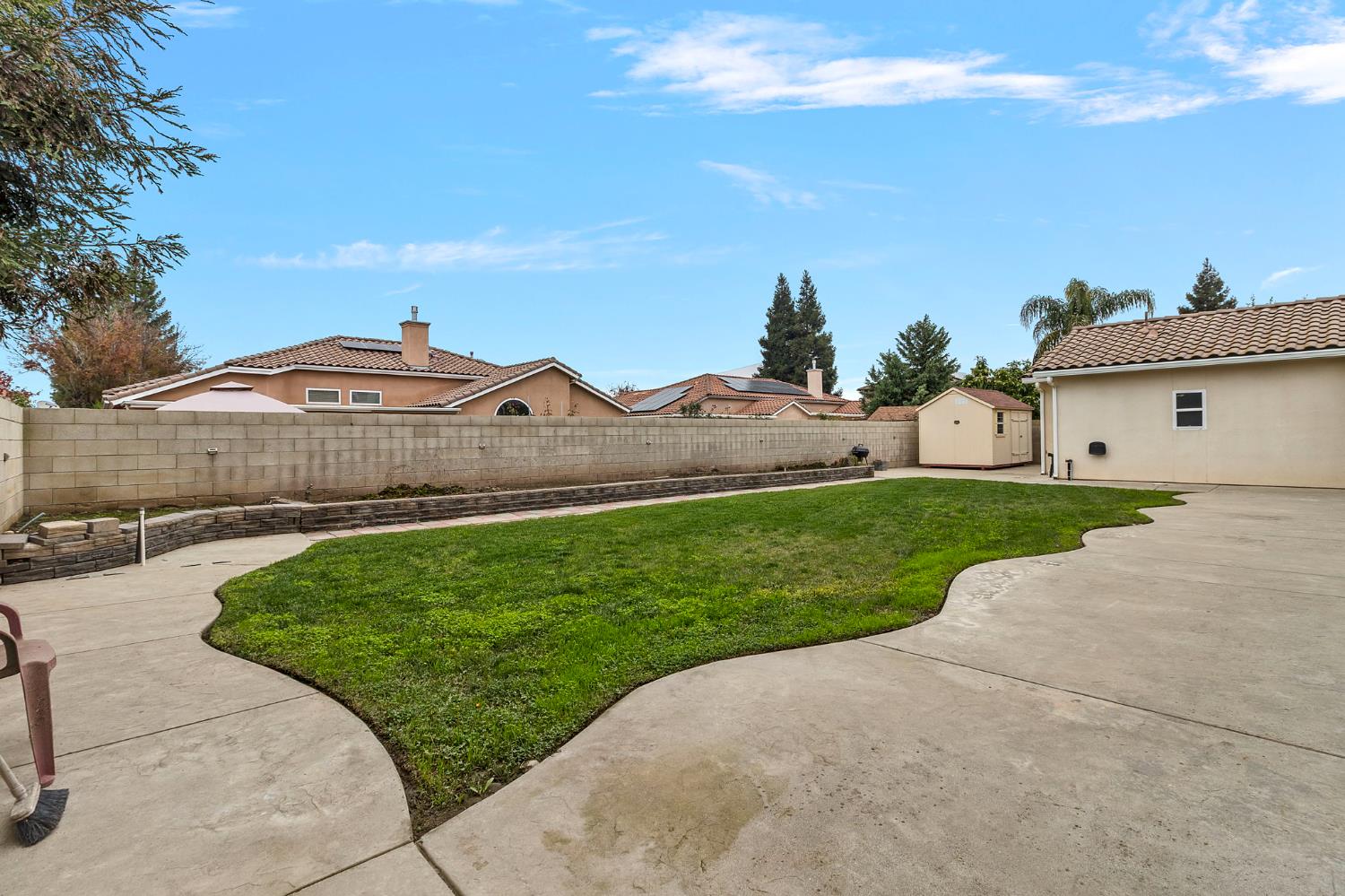 3255 Hollow Ave, Madera, CA 93637