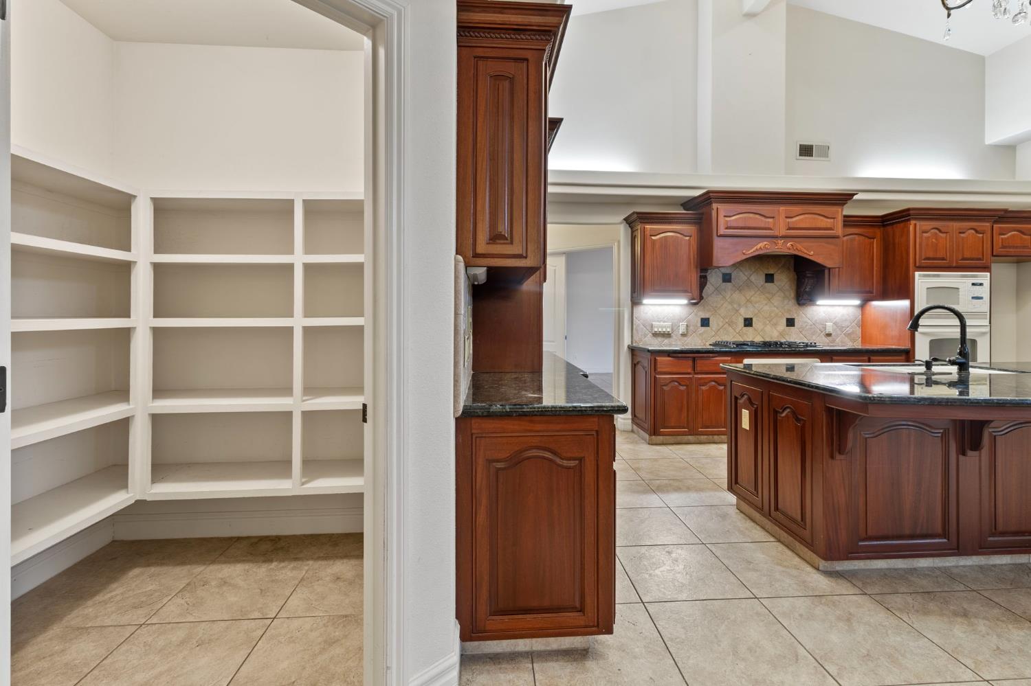 3255 Hollow Ave, Madera, CA 93637