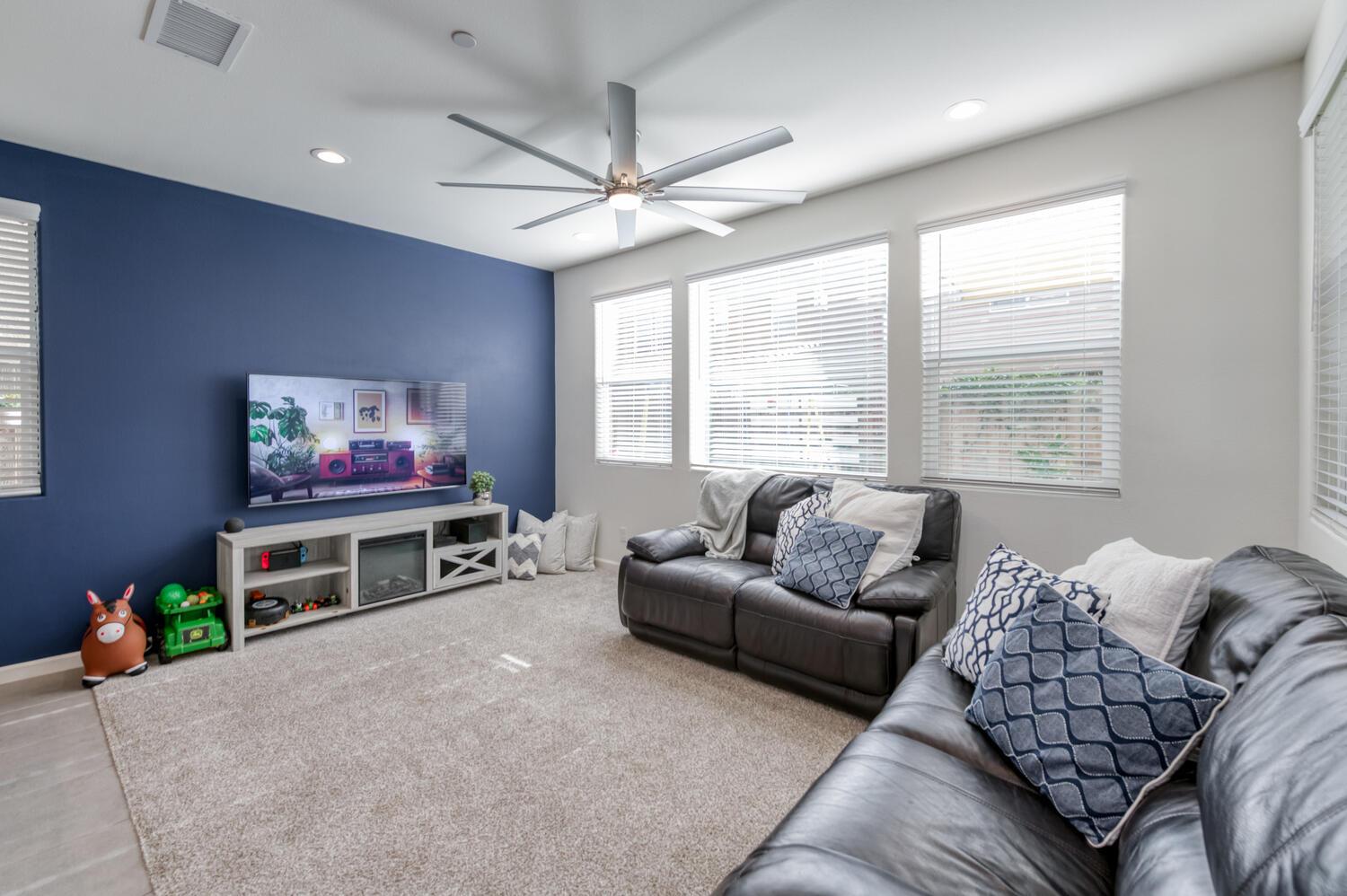 850 Winchell Way W, Madera, CA 93636