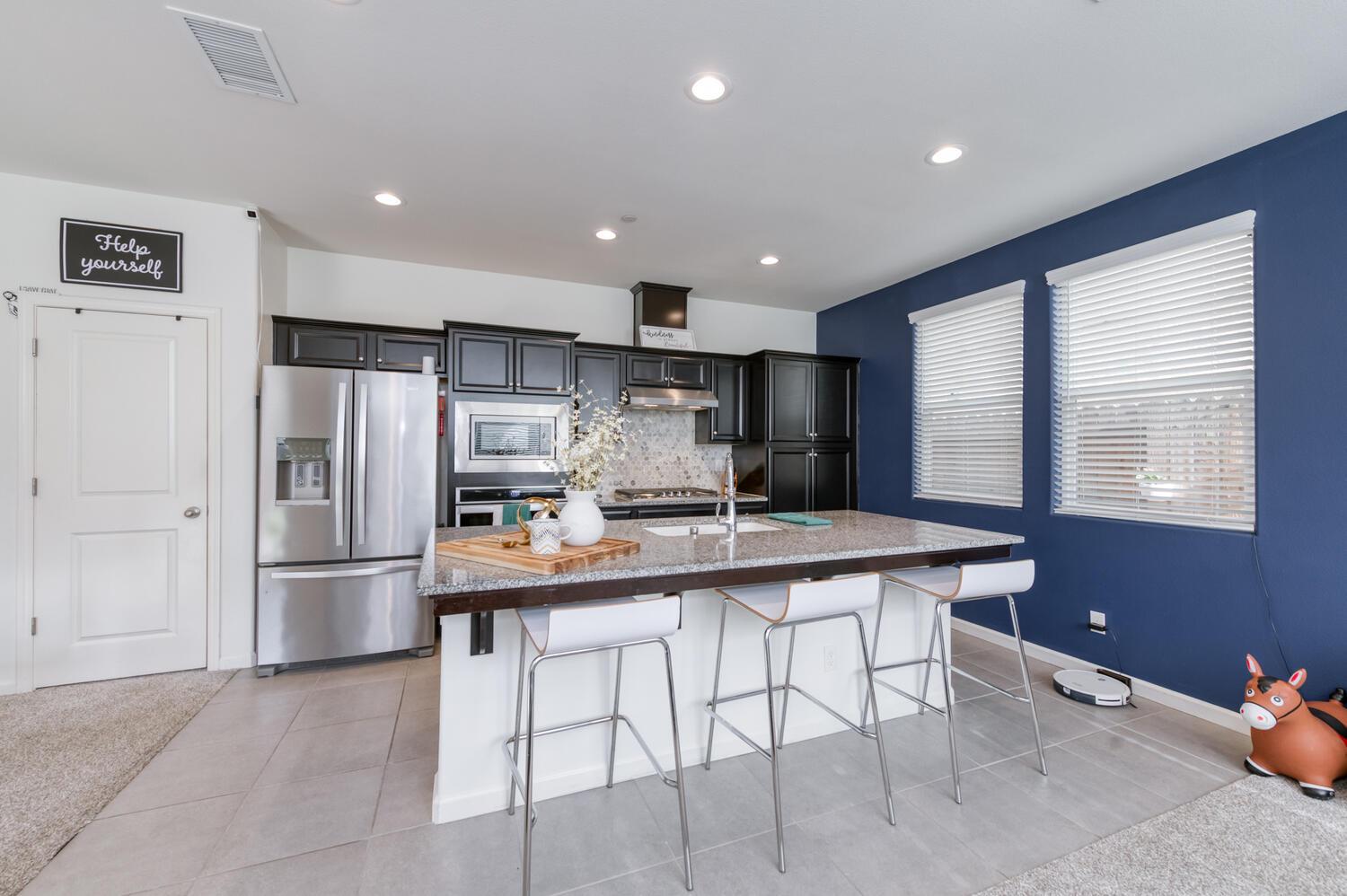 850 Winchell Way W, Madera, CA 93636