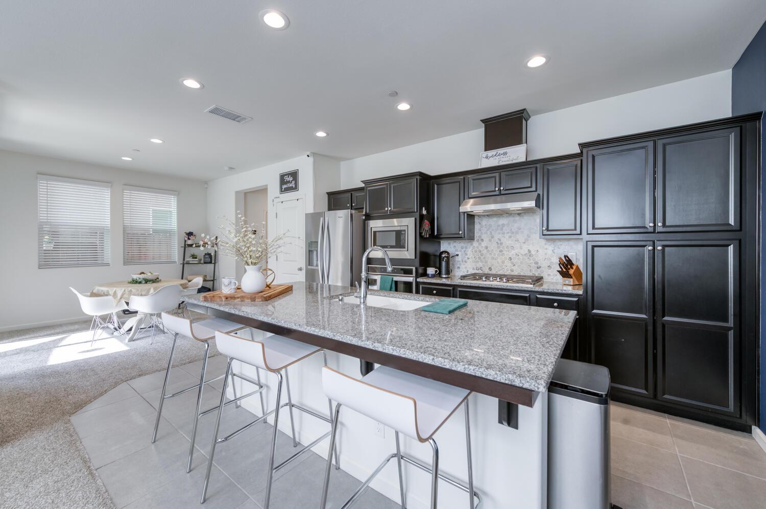 850 Winchell Way W, Madera, CA 93636