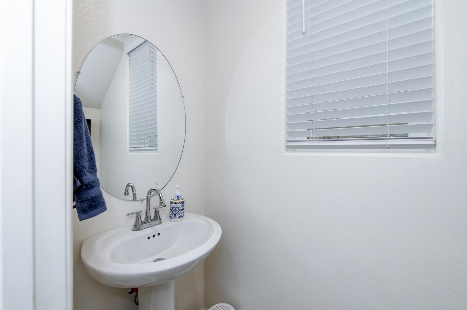 850 Winchell Way W, Madera, CA 93636