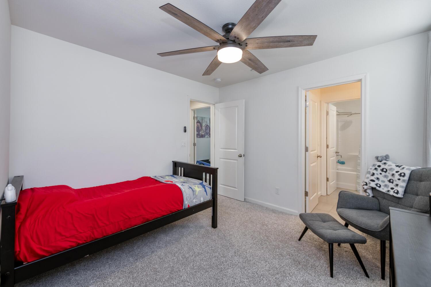 850 Winchell Way W, Madera, CA 93636