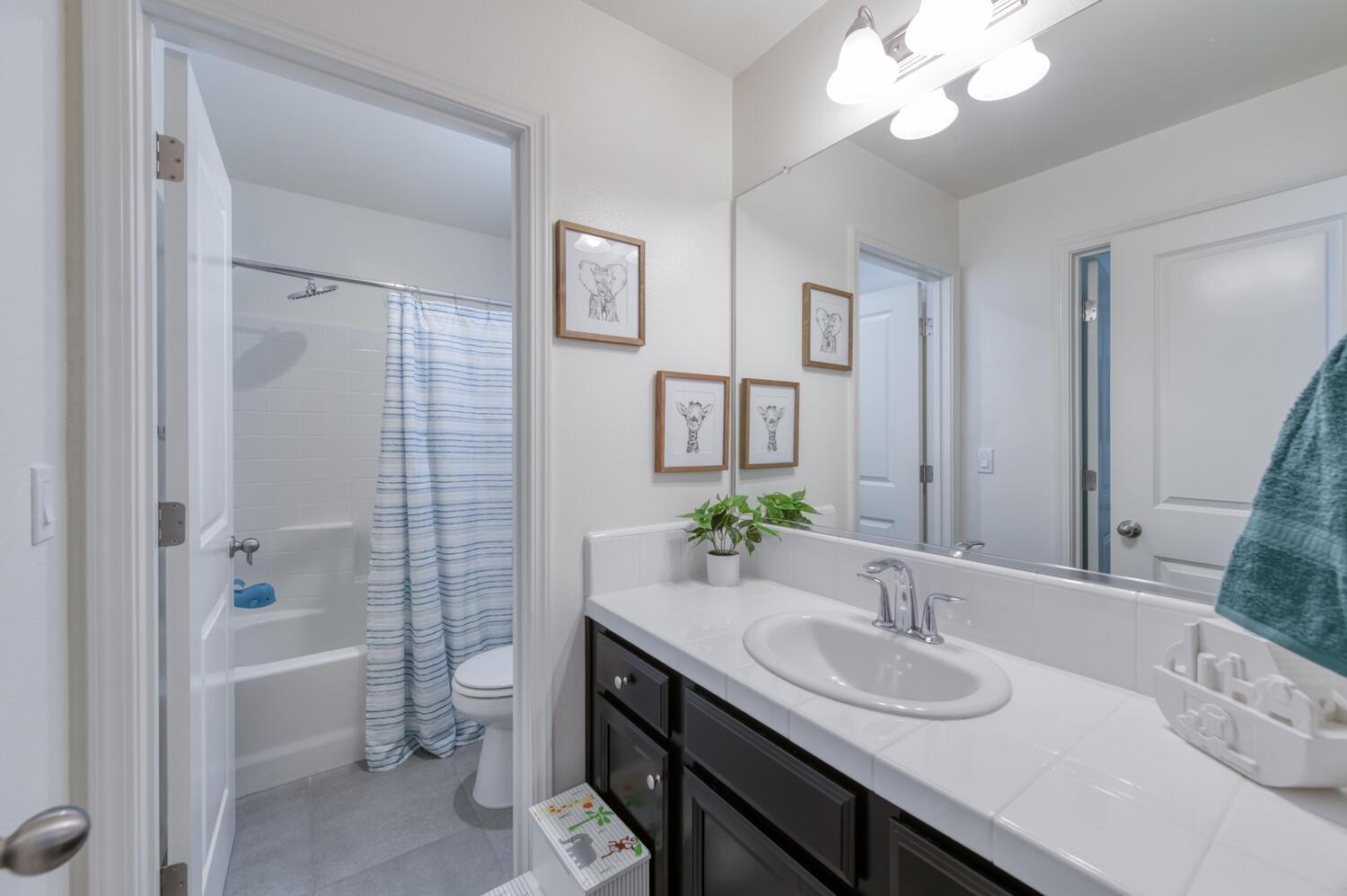 850 Winchell Way W, Madera, CA 93636