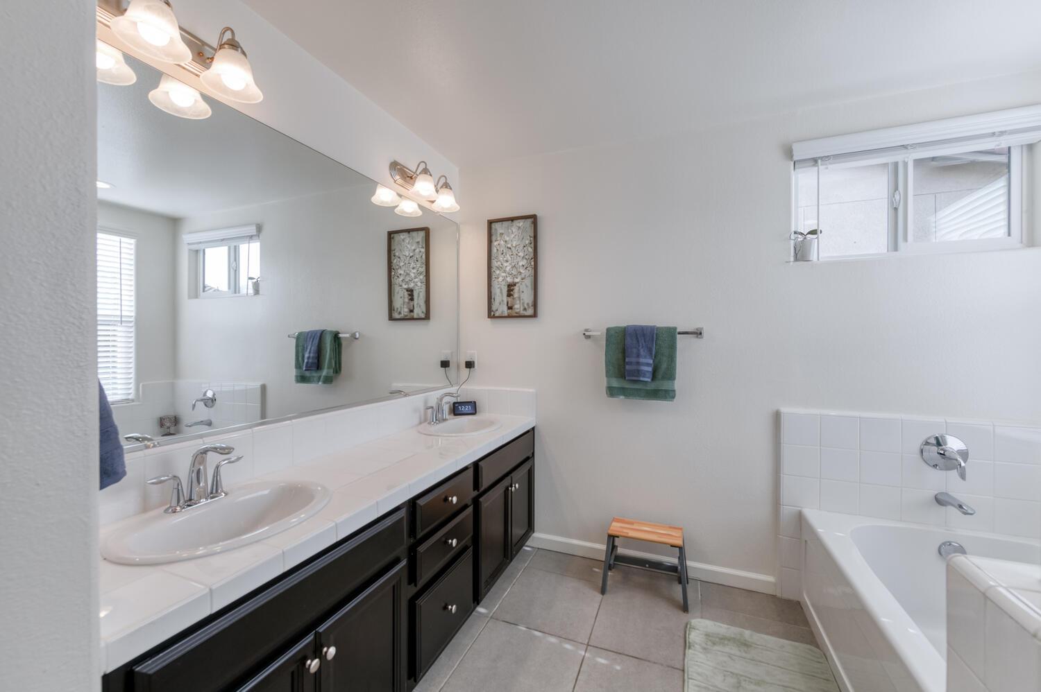 850 Winchell Way W, Madera, CA 93636