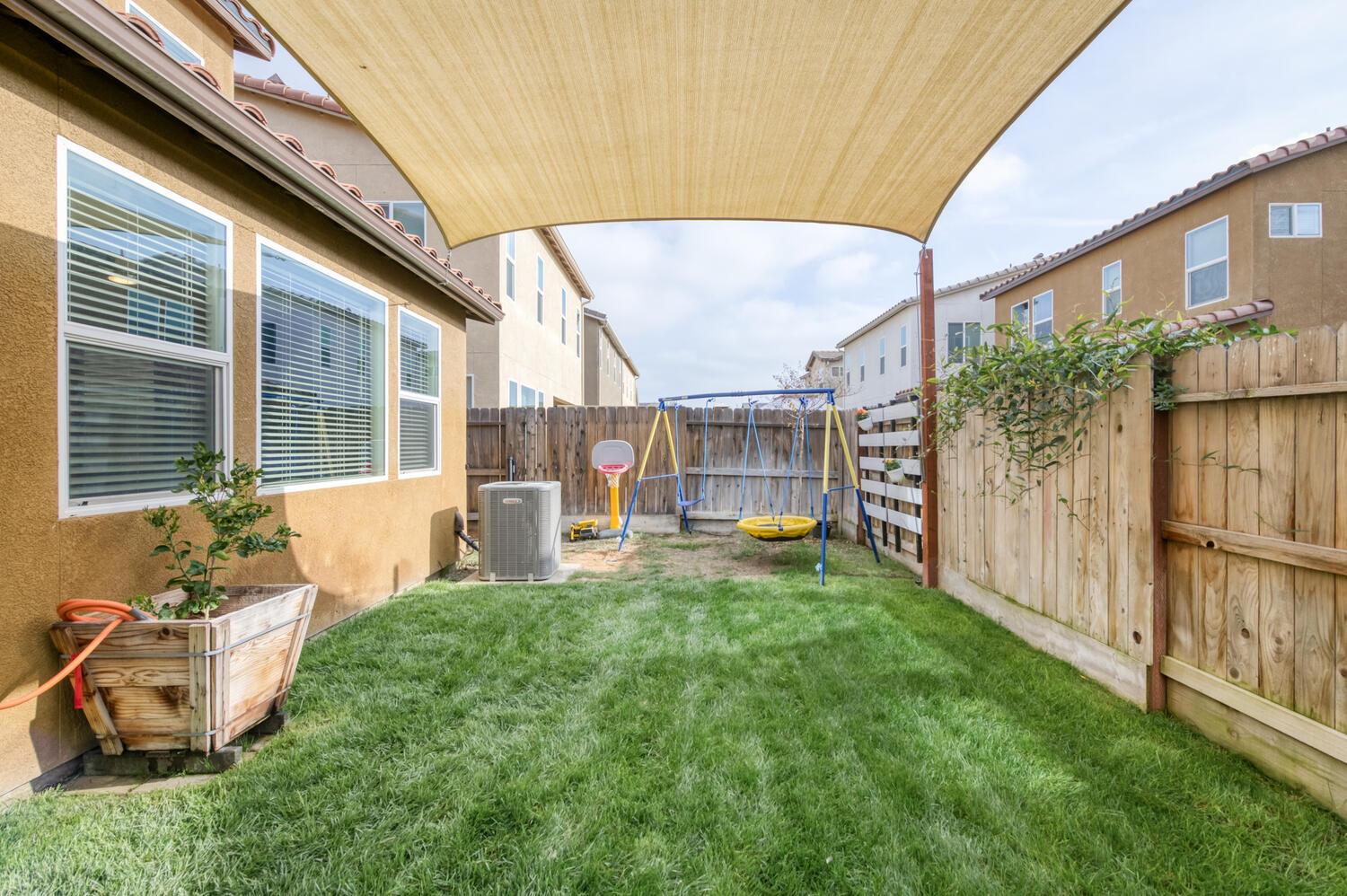 850 Winchell Way W, Madera, CA 93636