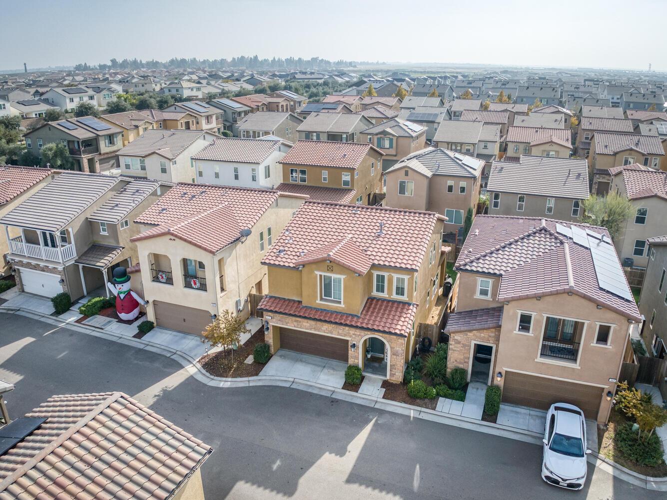 850 Winchell Way W, Madera, CA 93636