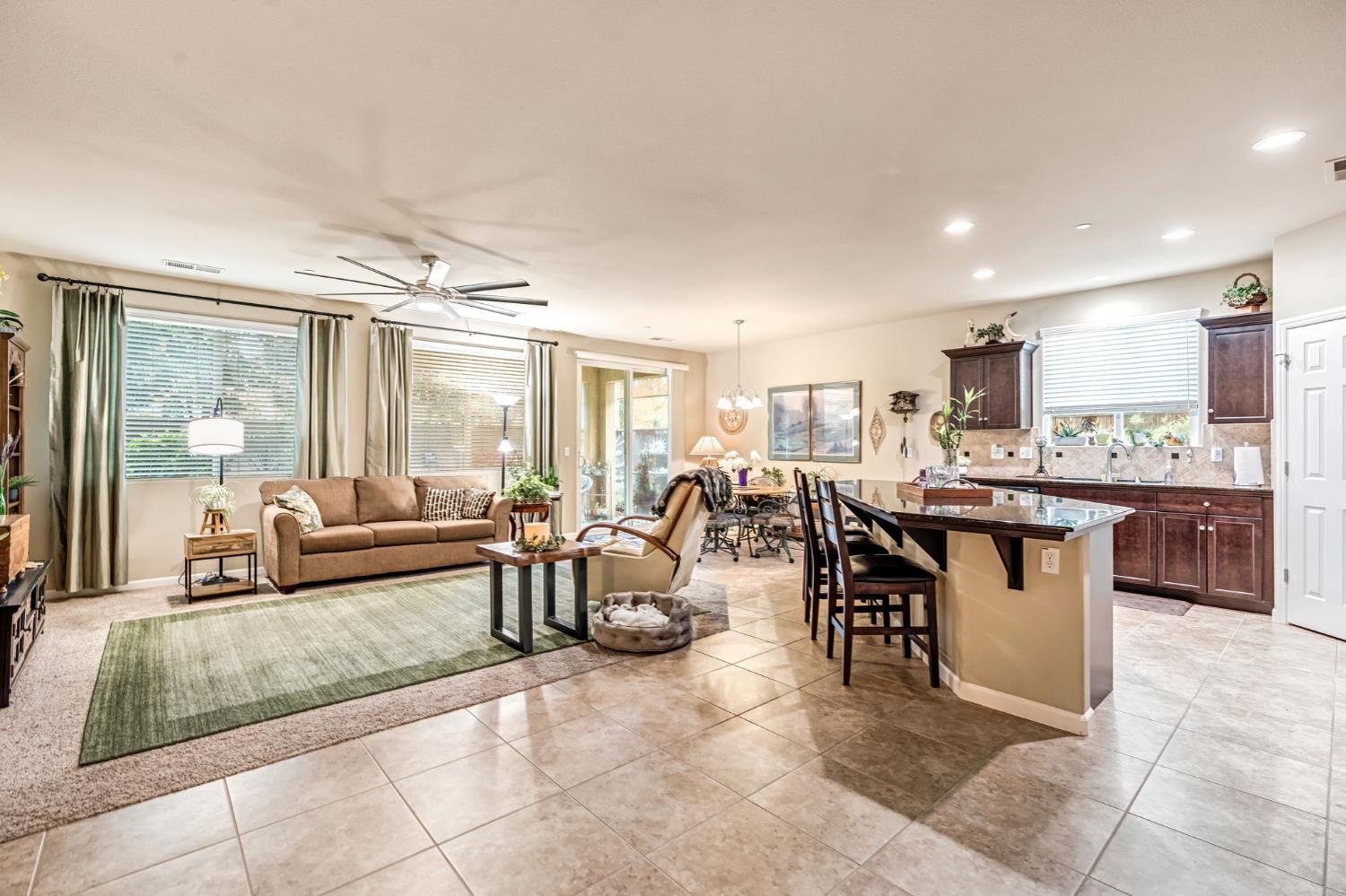 3285 W Melody Dr, Fresno, CA 93711