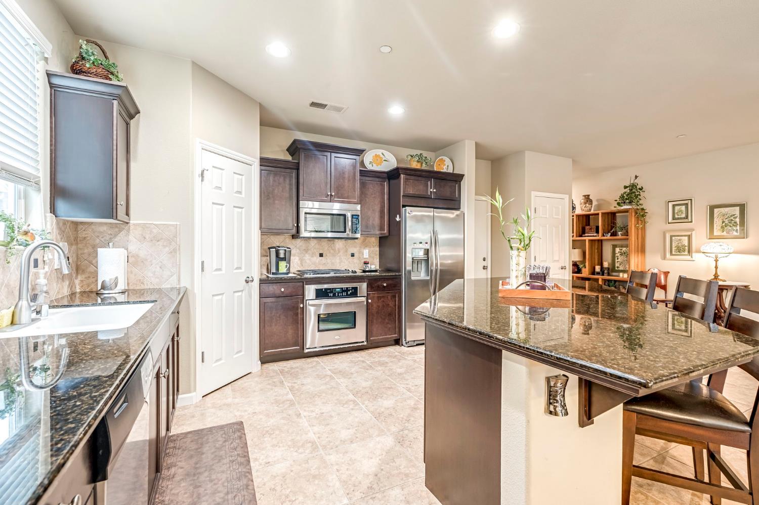 3285 W Melody Dr, Fresno, CA 93711