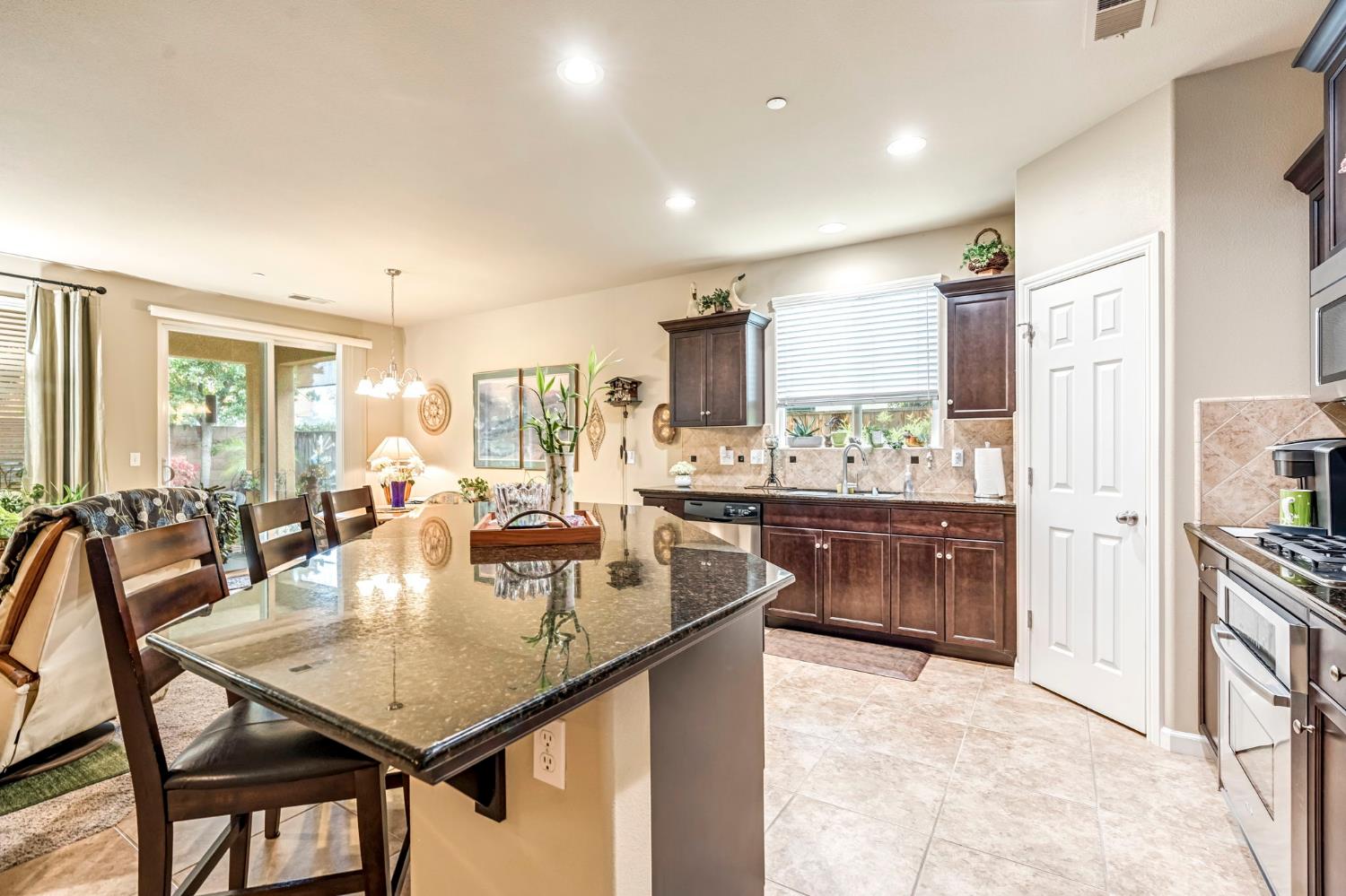 3285 W Melody Dr, Fresno, CA 93711