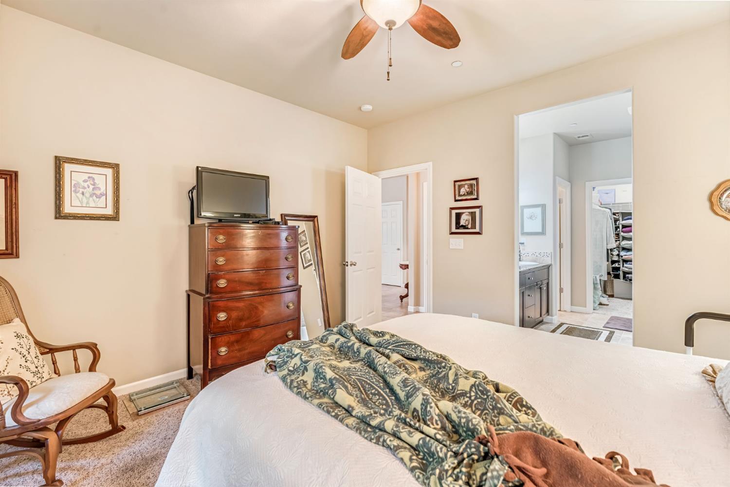 3285 W Melody Dr, Fresno, CA 93711