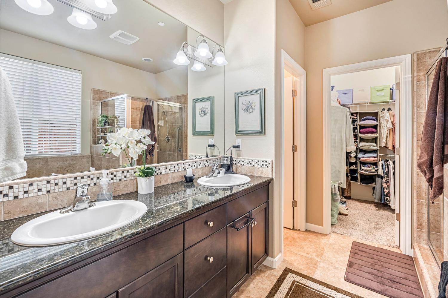 3285 W Melody Dr, Fresno, CA 93711