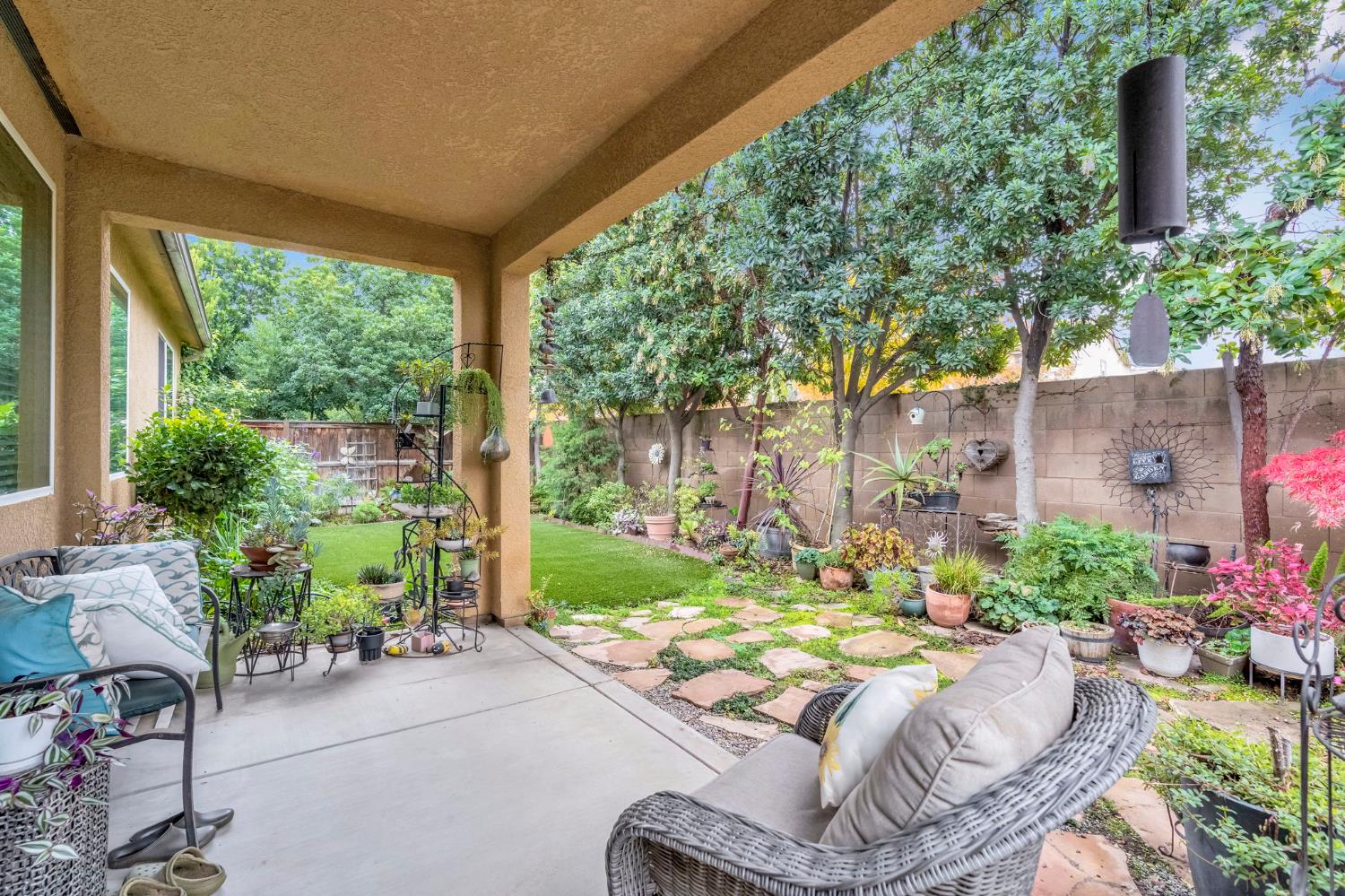 3285 W Melody Dr, Fresno, CA 93711