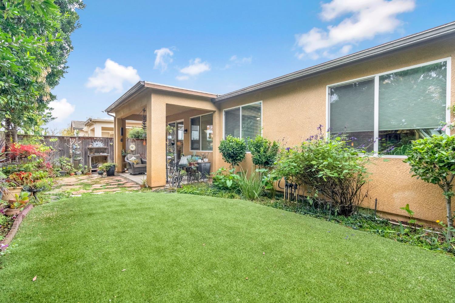 3285 W Melody Dr, Fresno, CA 93711