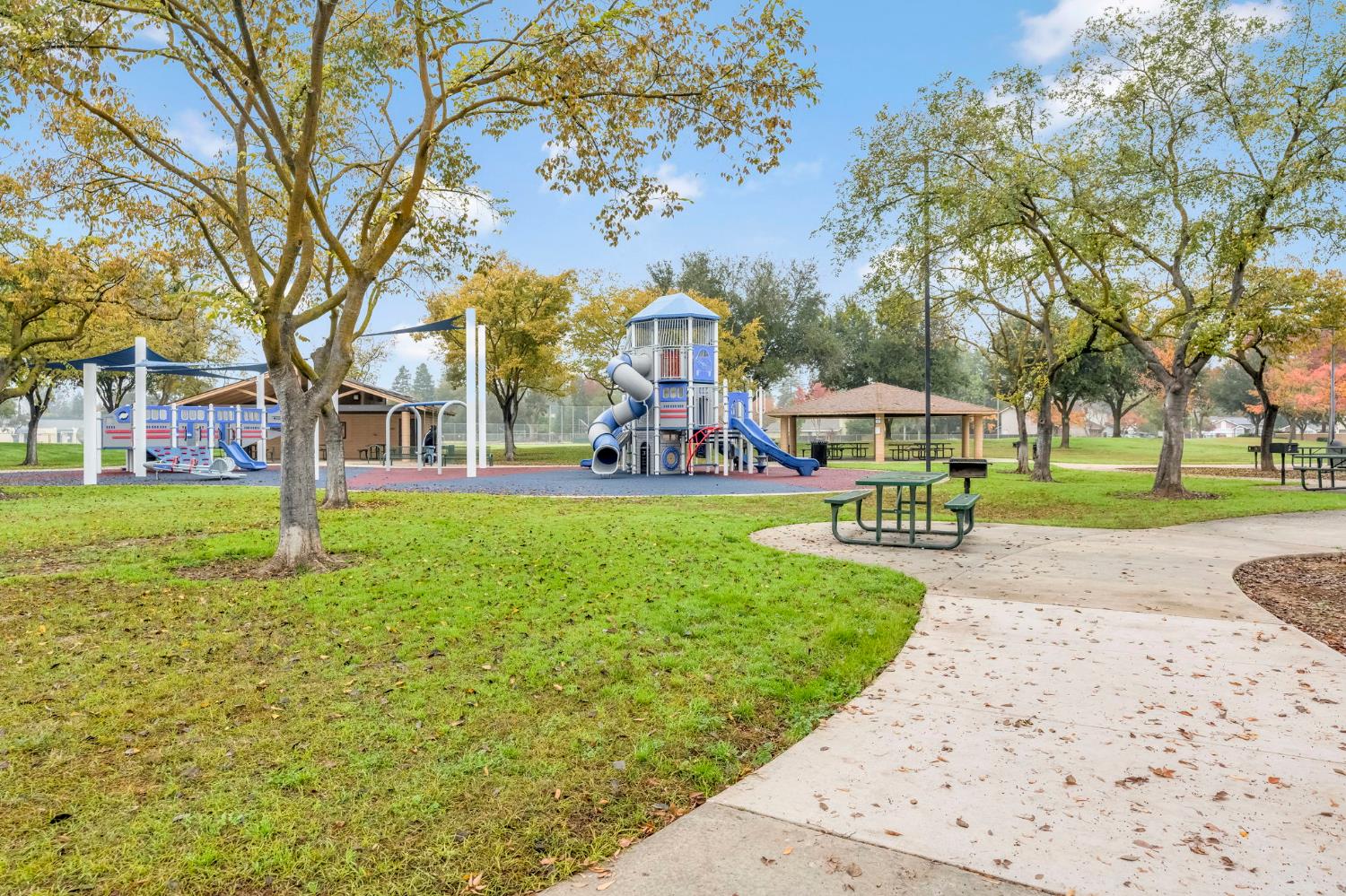 3285 W Melody Dr, Fresno, CA 93711