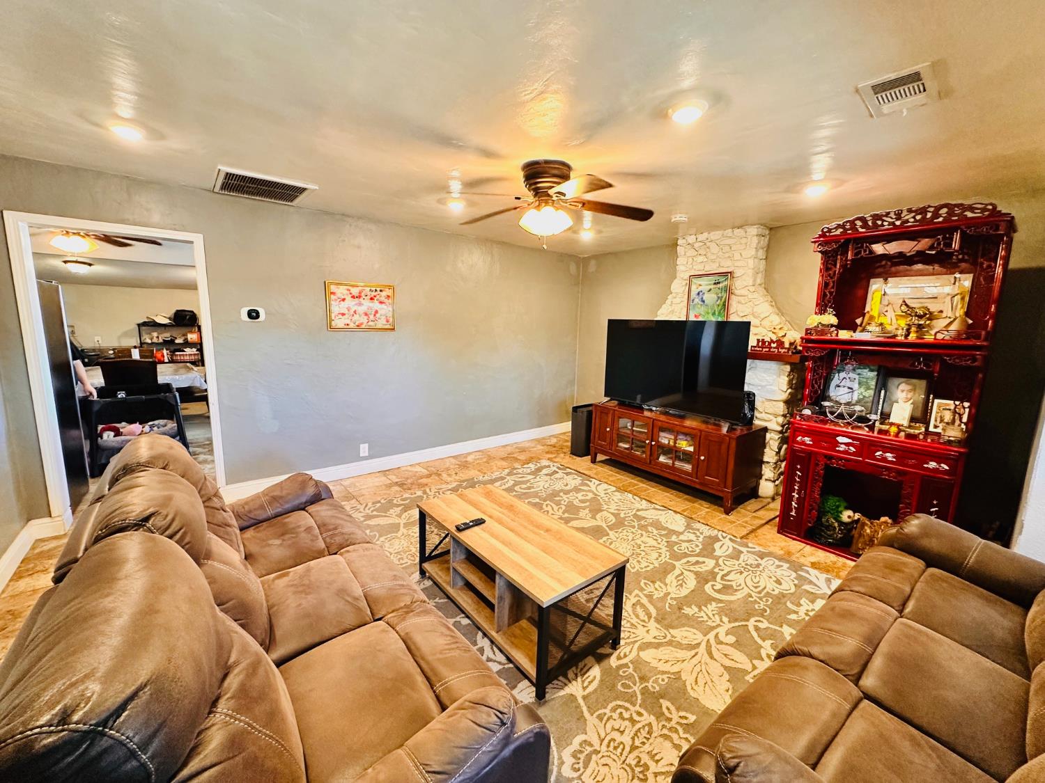 11236 E Herndon, Clovis, CA 93619