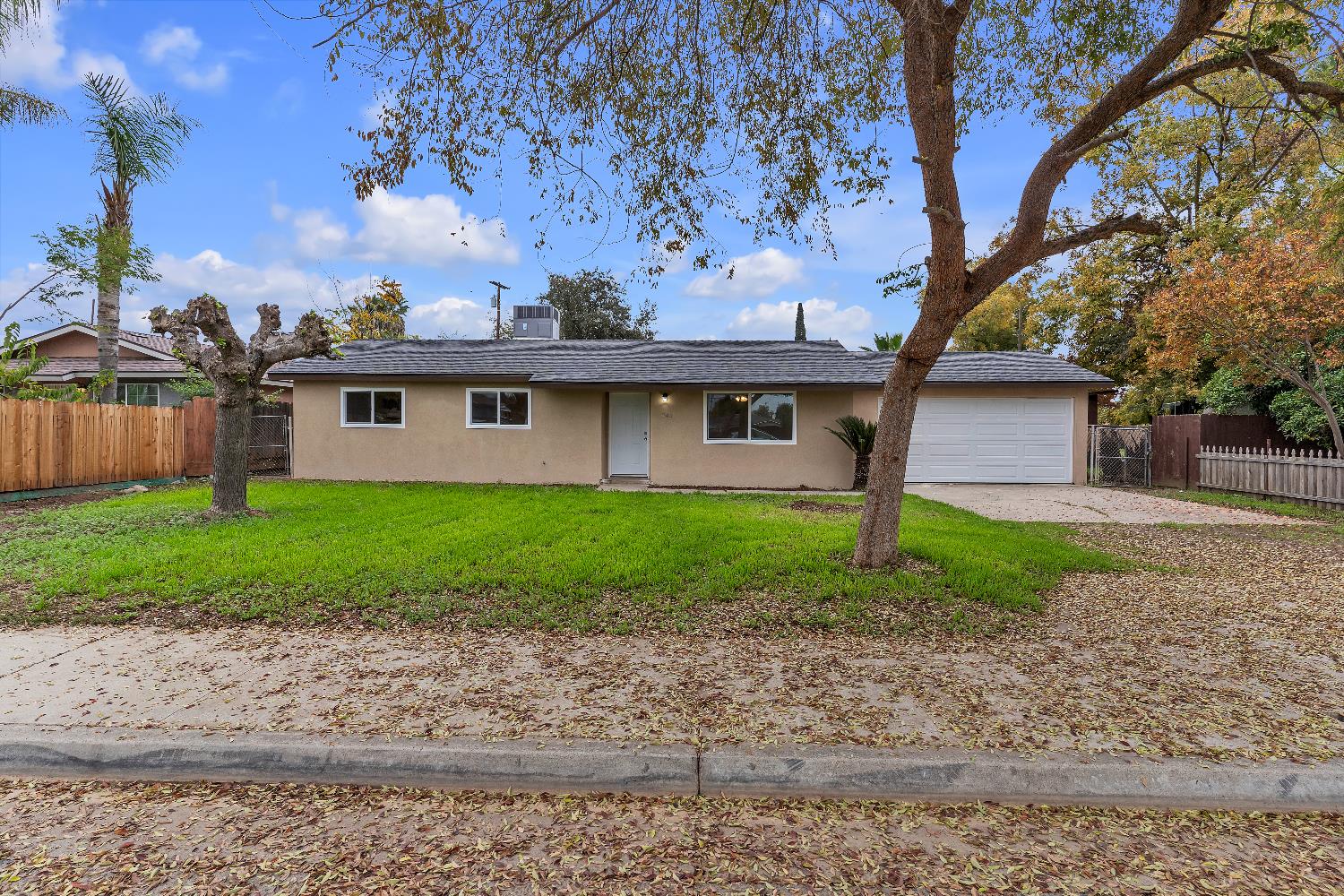 740 10Th St, Orange Cove, CA 93646