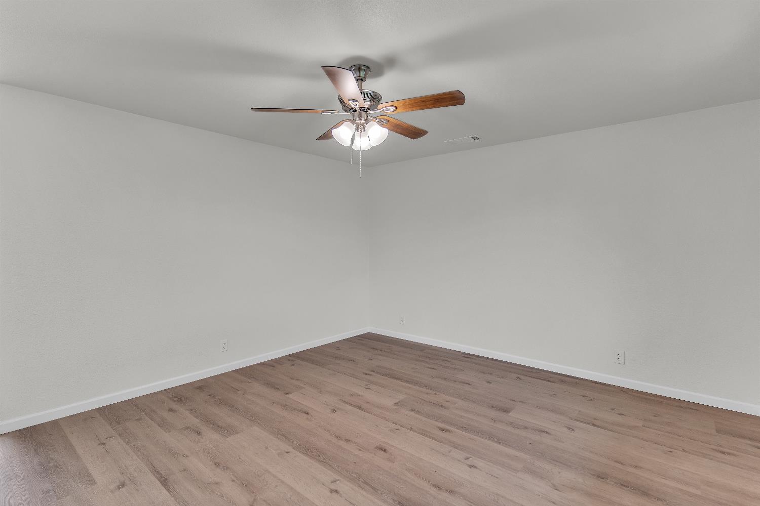 740 10Th St, Orange Cove, CA 93646