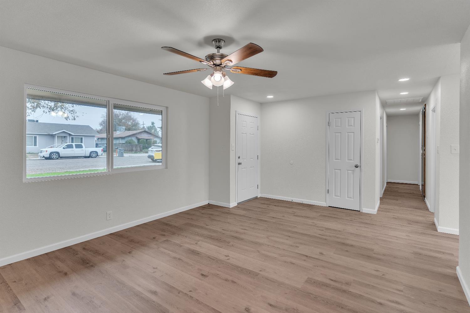 740 10Th St, Orange Cove, CA 93646