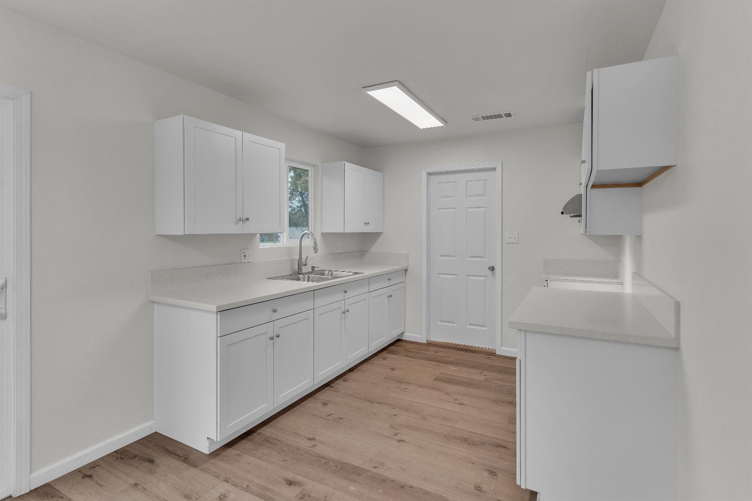 740 10Th St, Orange Cove, CA 93646