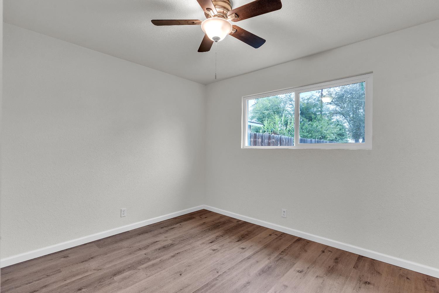 740 10Th St, Orange Cove, CA 93646