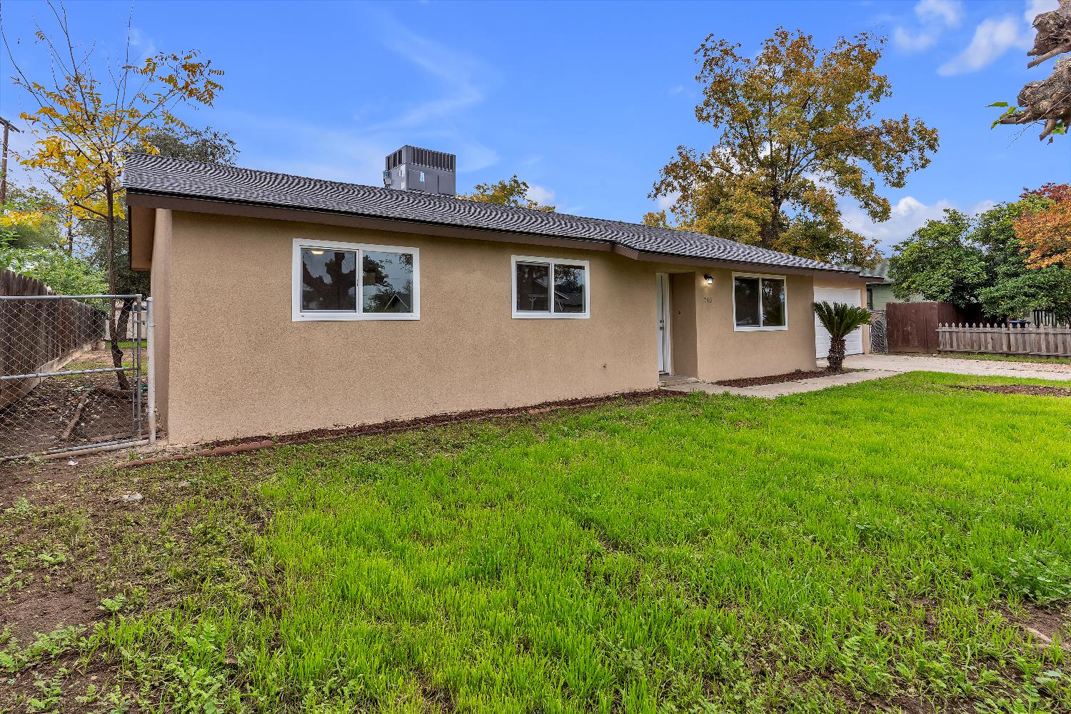 740 10Th St, Orange Cove, CA 93646