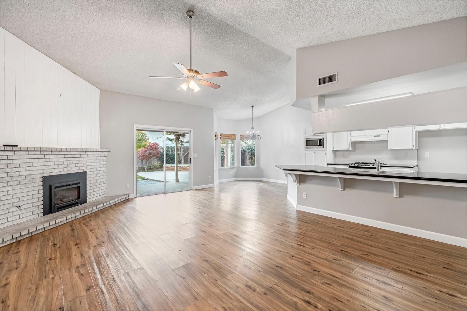 1891 E El Paso Ave, Fresno, CA 93720