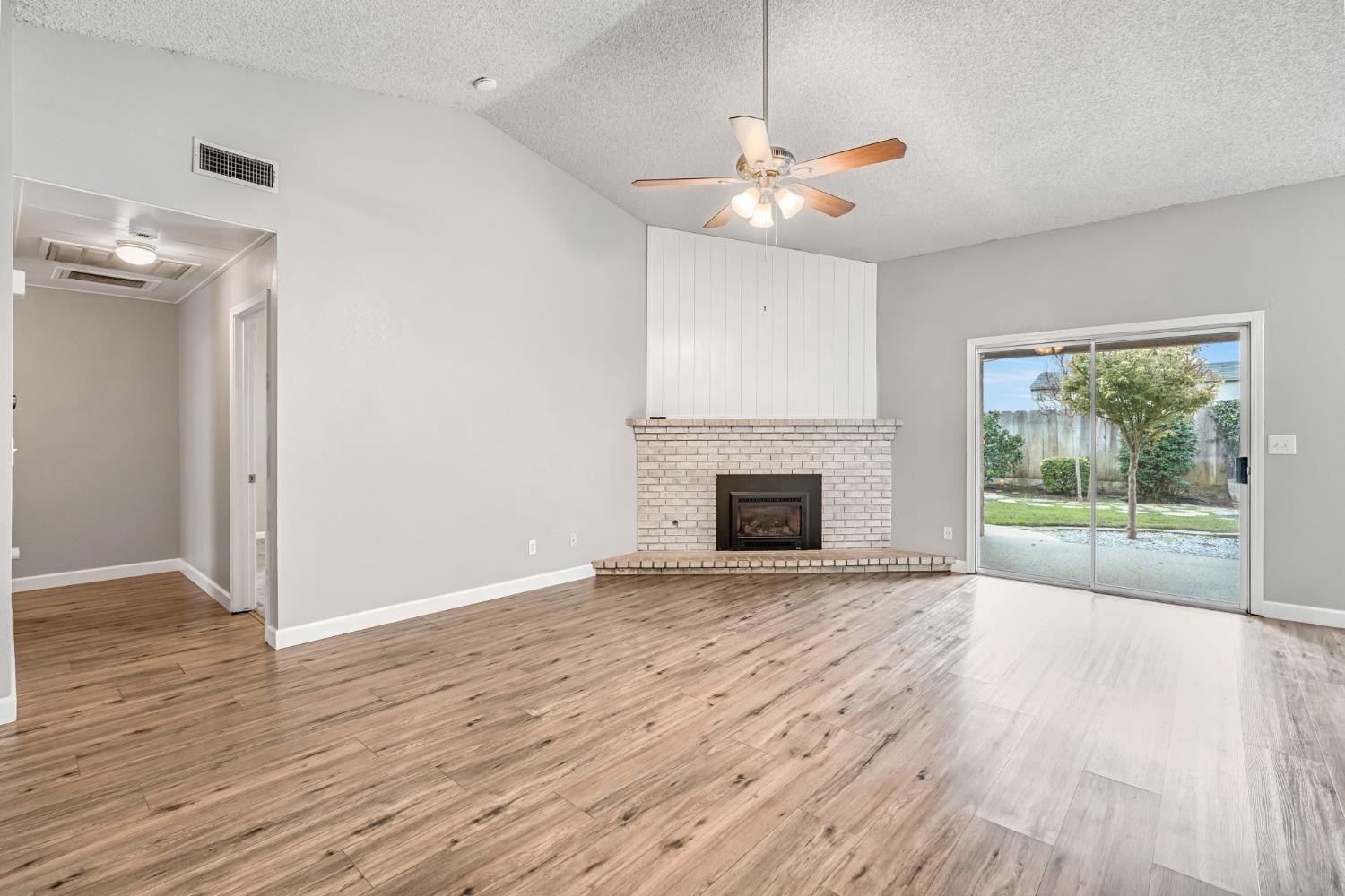 1891 E El Paso Ave, Fresno, CA 93720