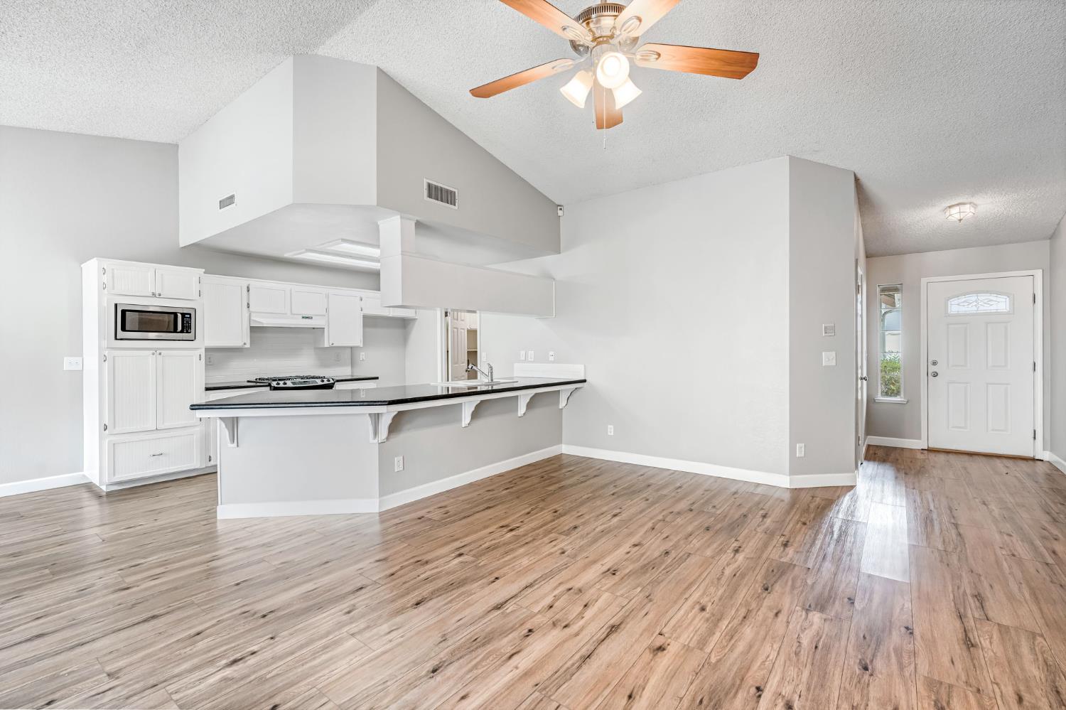 1891 E El Paso Ave, Fresno, CA 93720