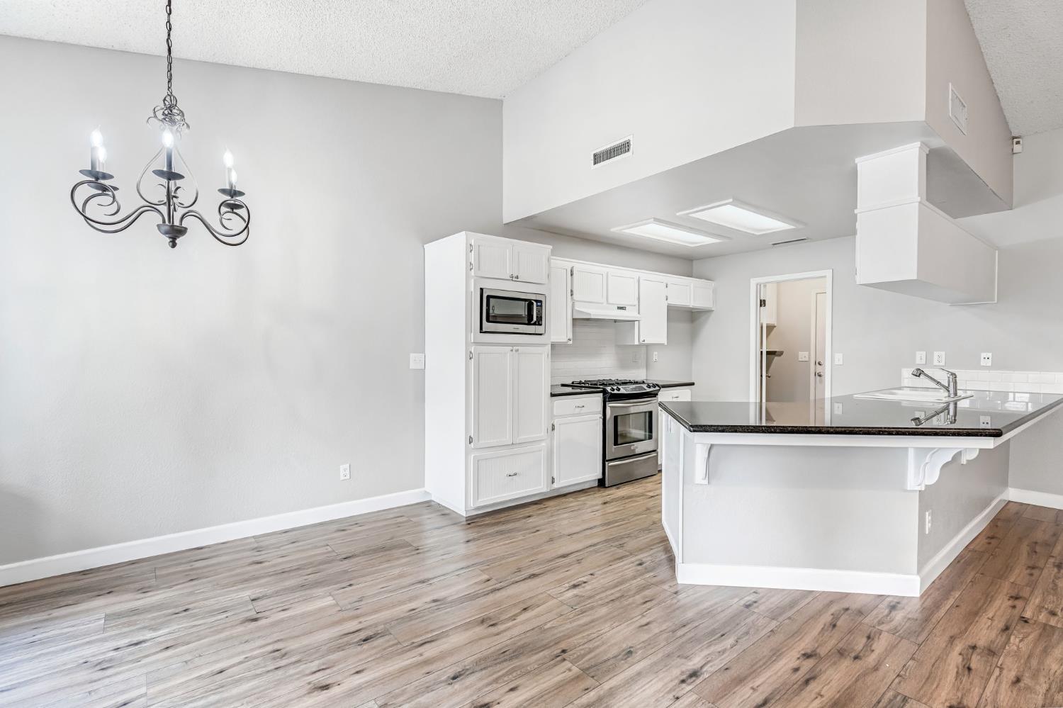 1891 E El Paso Ave, Fresno, CA 93720