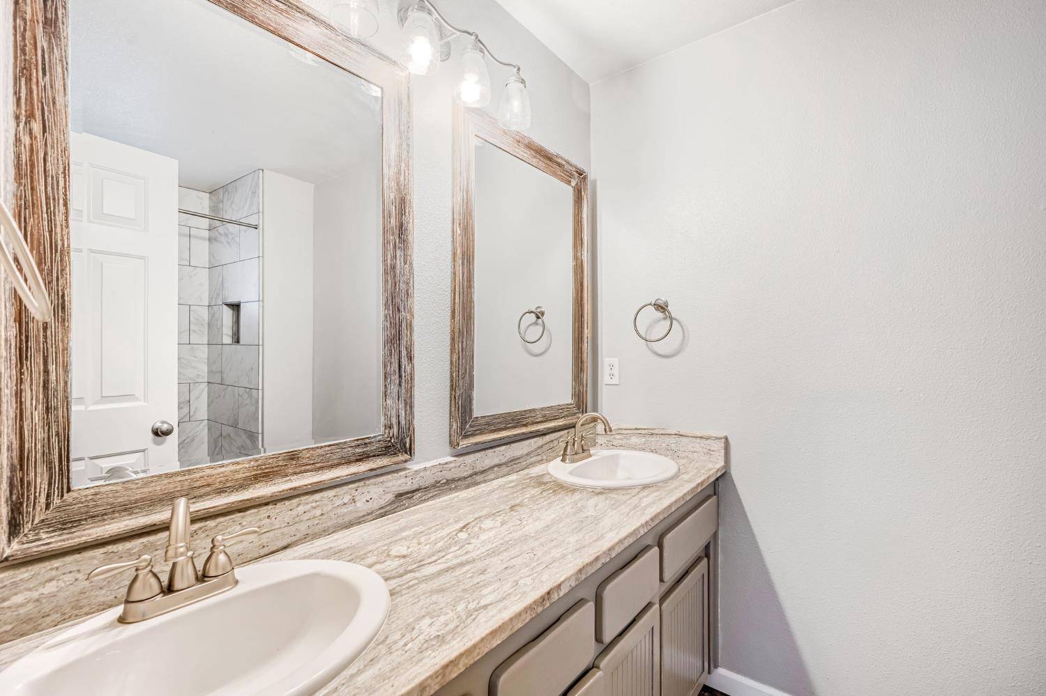 1891 E El Paso Ave, Fresno, CA 93720