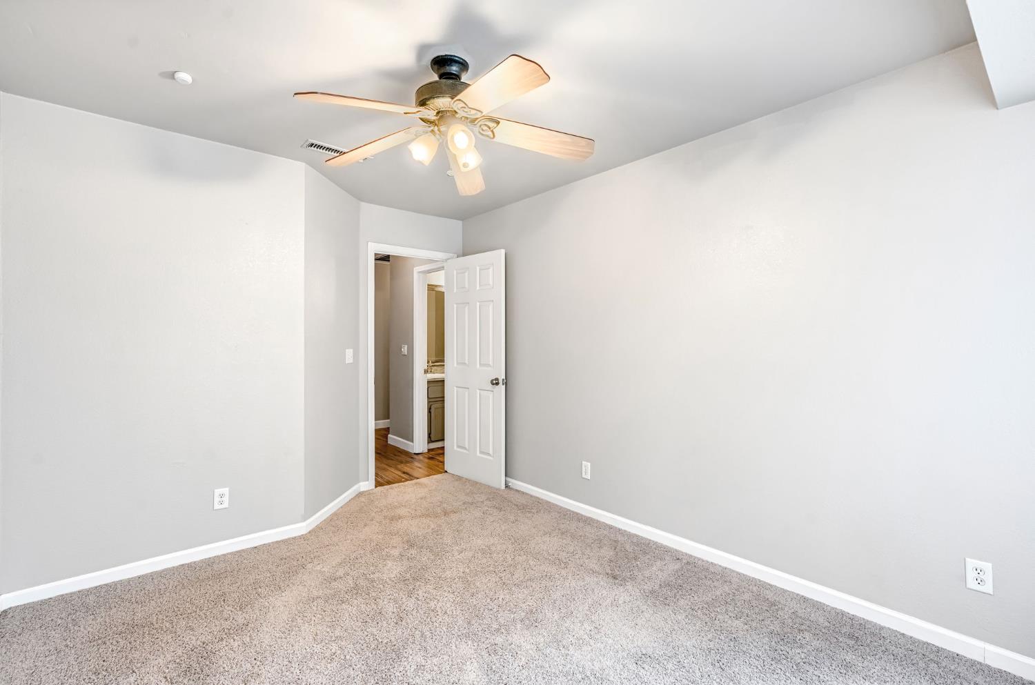 1891 E El Paso Ave, Fresno, CA 93720