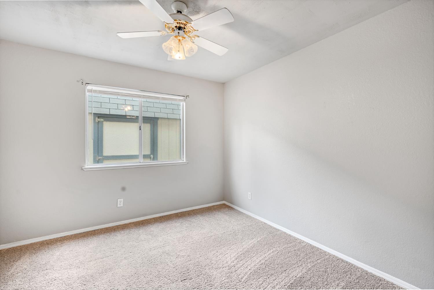 1891 E El Paso Ave, Fresno, CA 93720