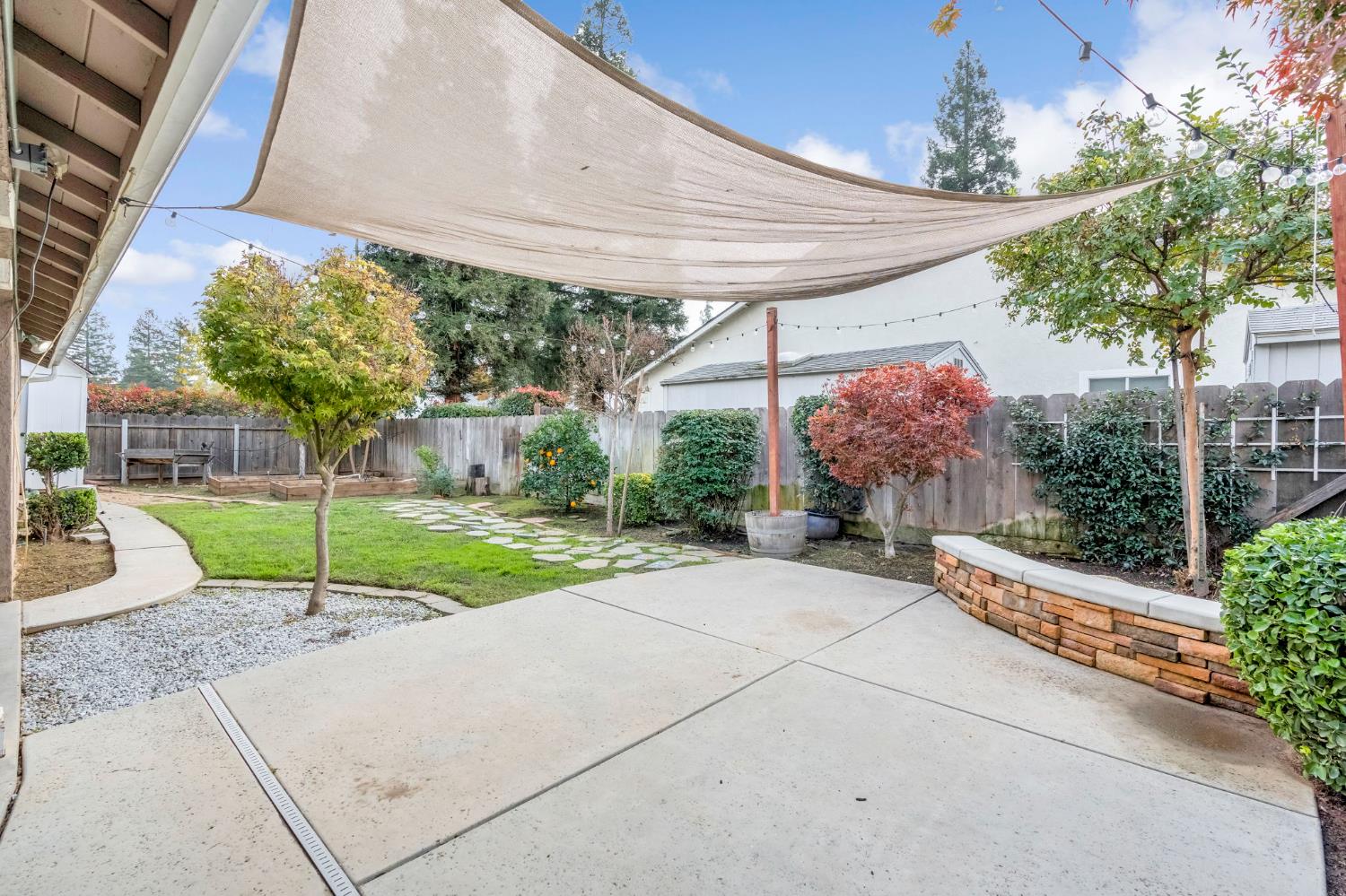 1891 E El Paso Ave, Fresno, CA 93720