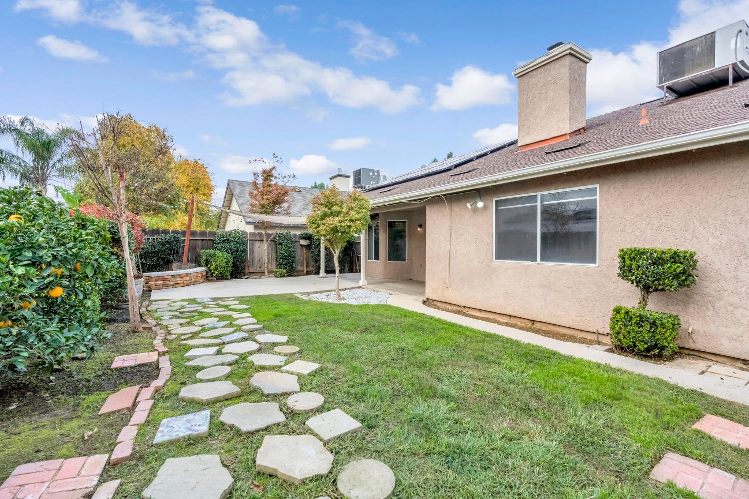 1891 E El Paso Ave, Fresno, CA 93720